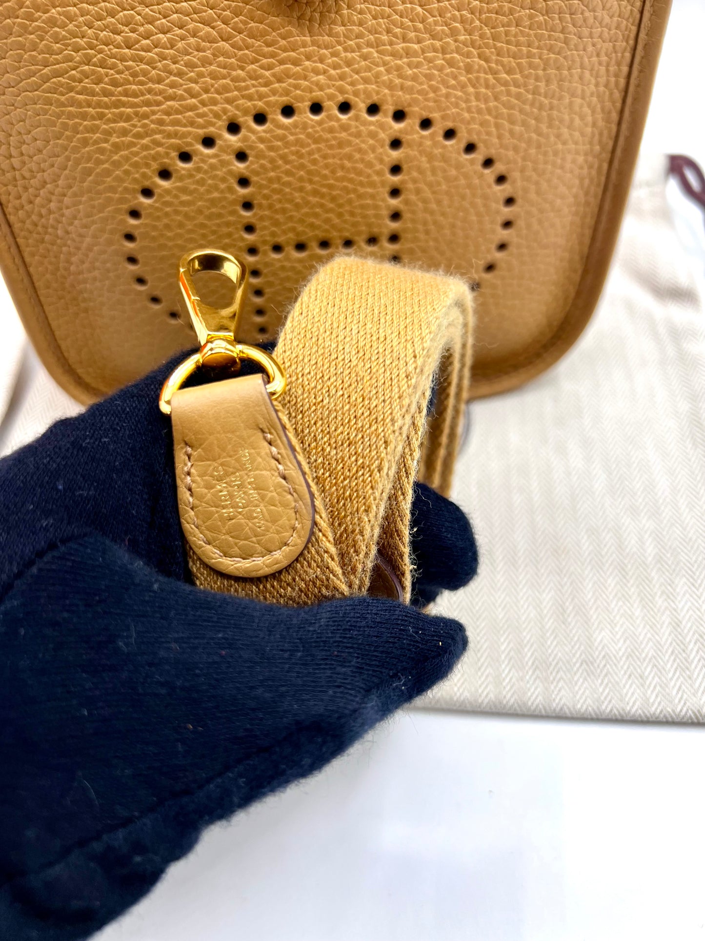 Hermes Evelyn TPM 4B Bisciut GHW Stamp Z 2021                (🇵🇭P150,500)