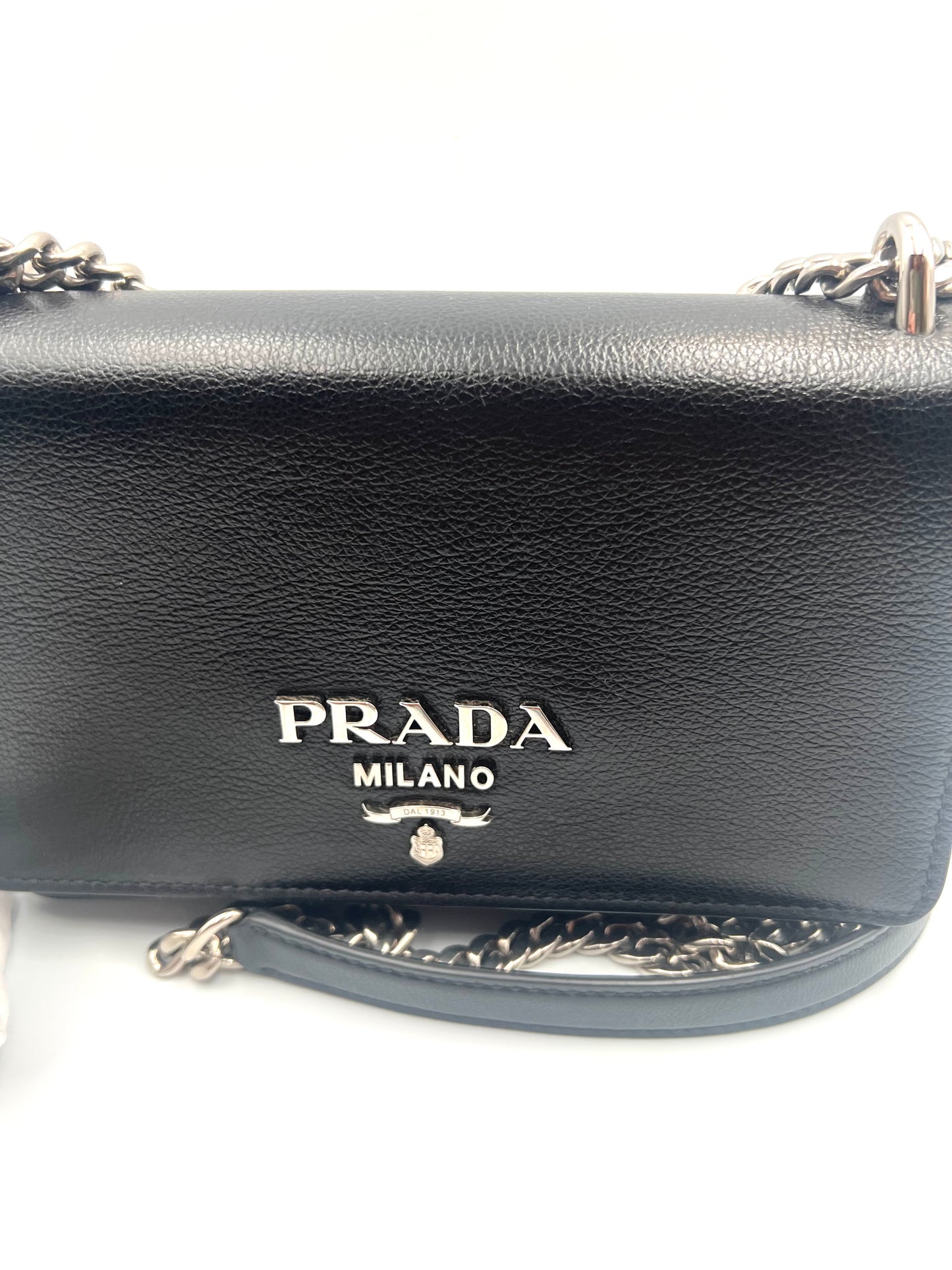 Prada Vitello phenix Flap Black Chain Cross Body Bag             (🇵🇭P59,340)