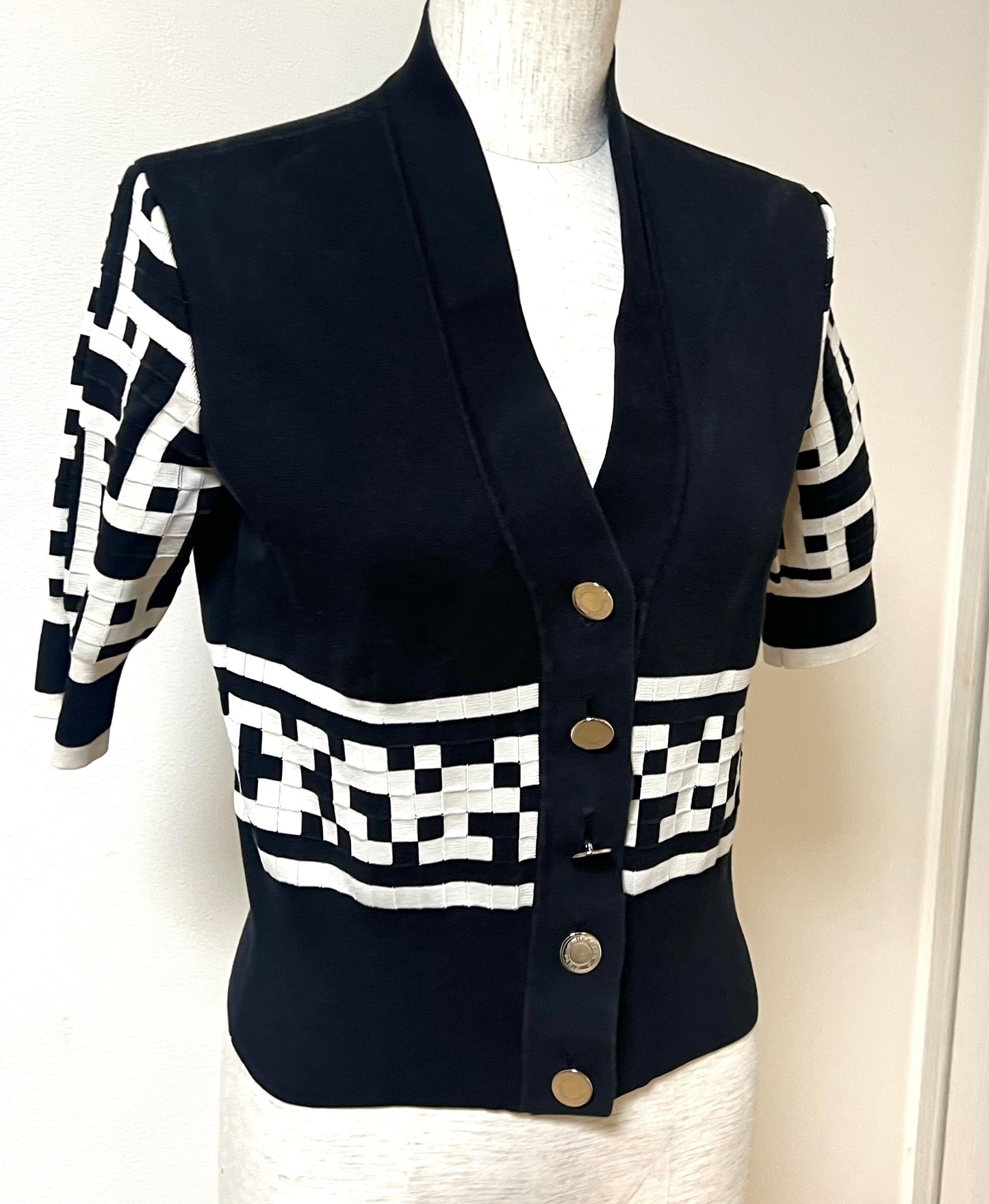 Hermes Cardigan Top Size 36 (🇵🇭P16,340)