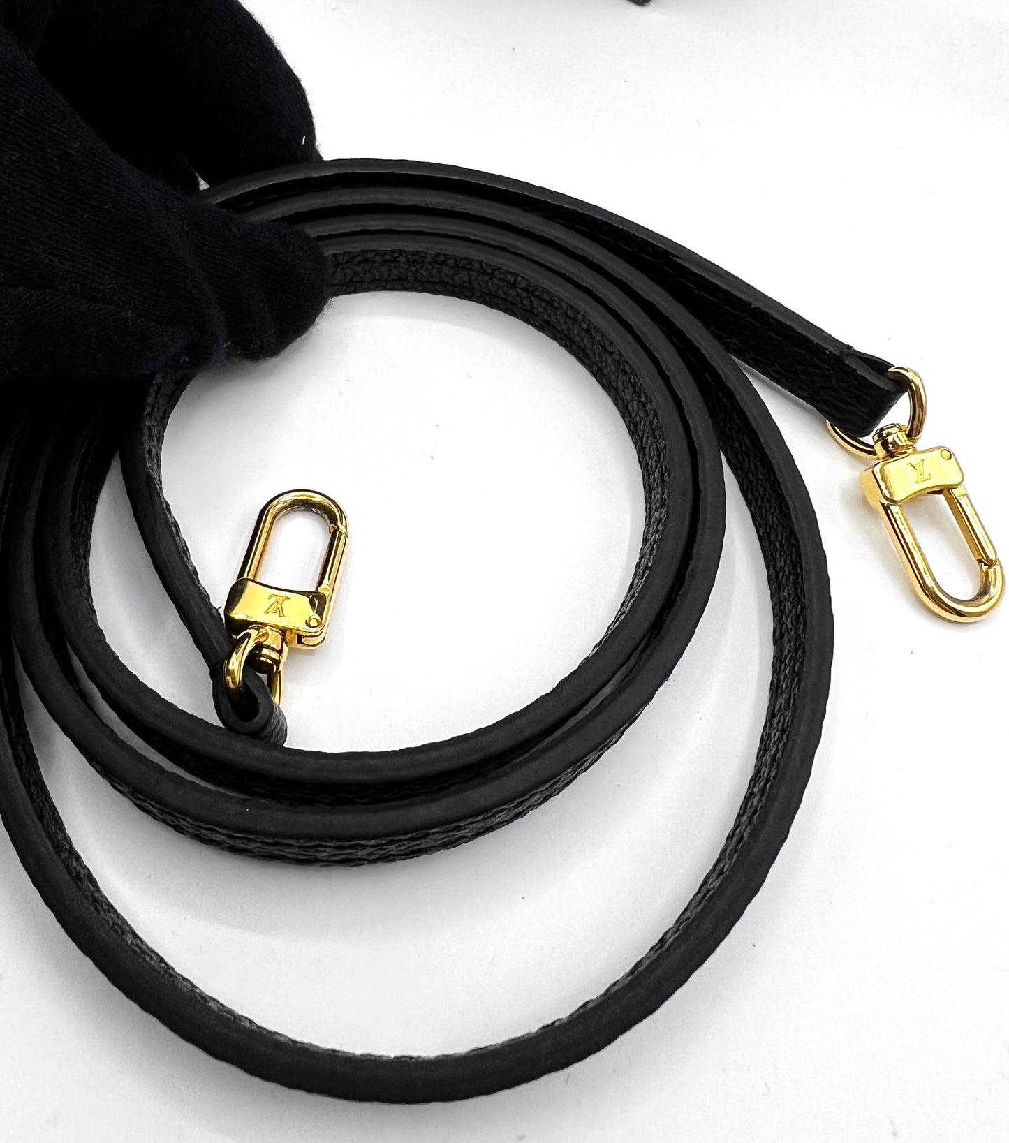 Louis Vuitton Black Empriente Mini Sac Plat Microchip 2 way bag (🇵🇭P76,540)
