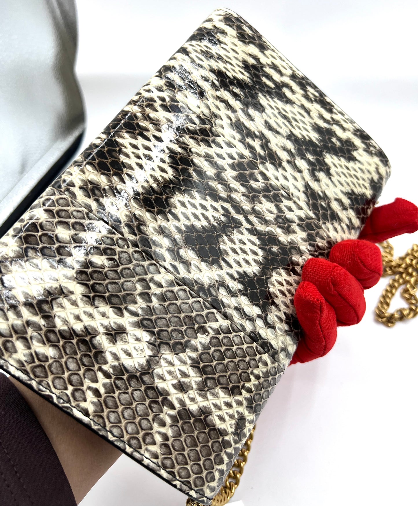 Gucci Pearly GG Marmont Python Wallet On Chain           (🇵🇭P59,340)