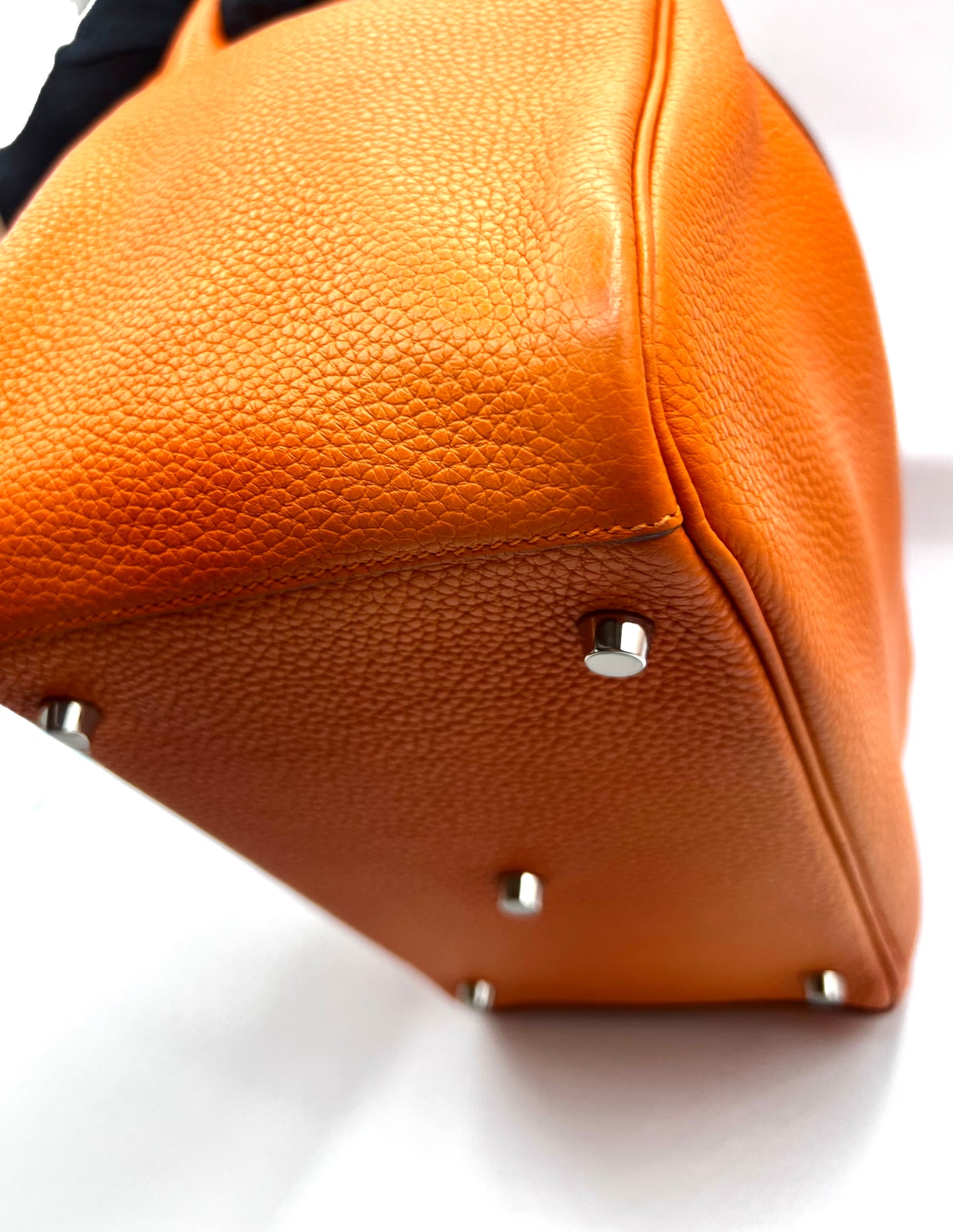 Hermes Lindy 30 Orange Taurillon Clemence Leather PHW Stamp Square R              (🇵🇭P249,400)