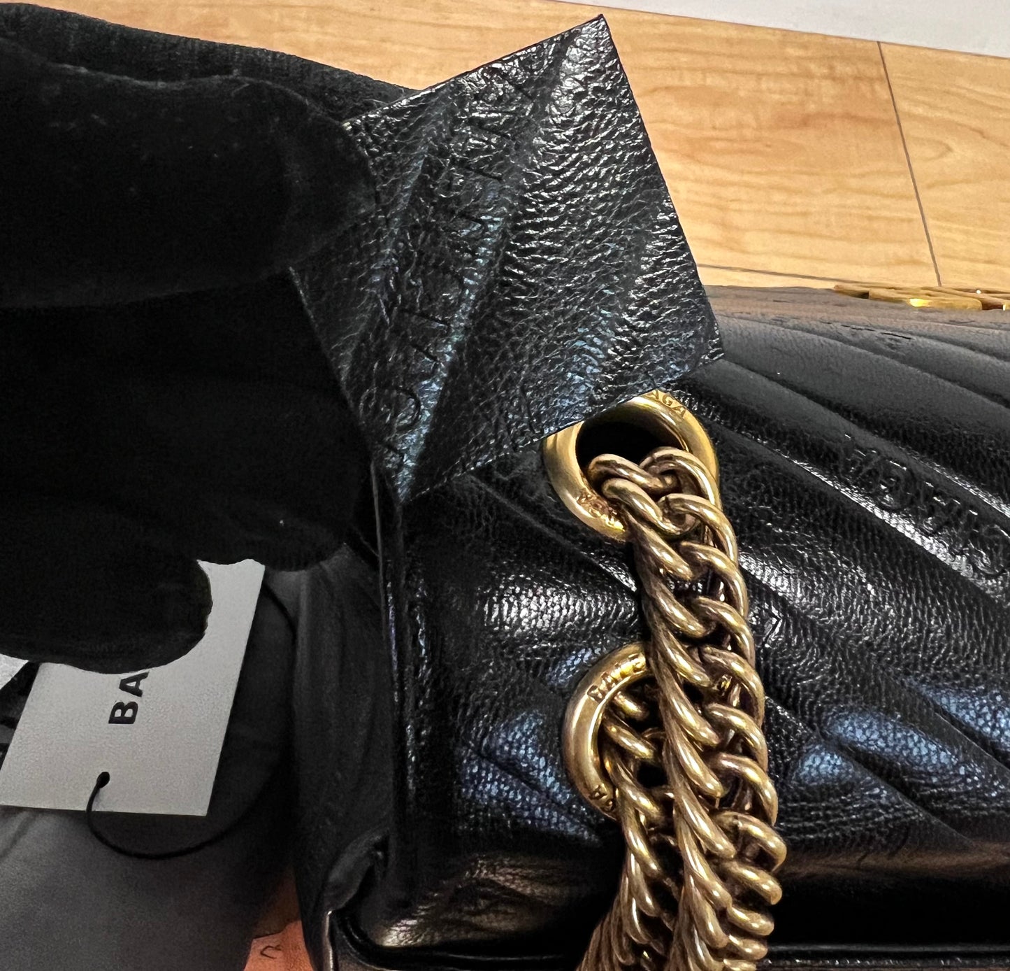 Balenciaga BB Black Leather Chain Shoulder Bag MM size   (🇵🇭P59,340)
