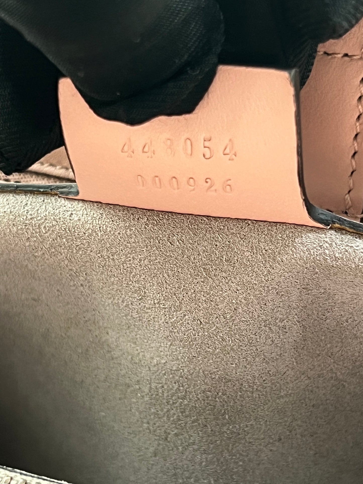 Gucci GG Marmont Quilted Leather 2 way Bag in Pink      (🇵🇭P63,640)