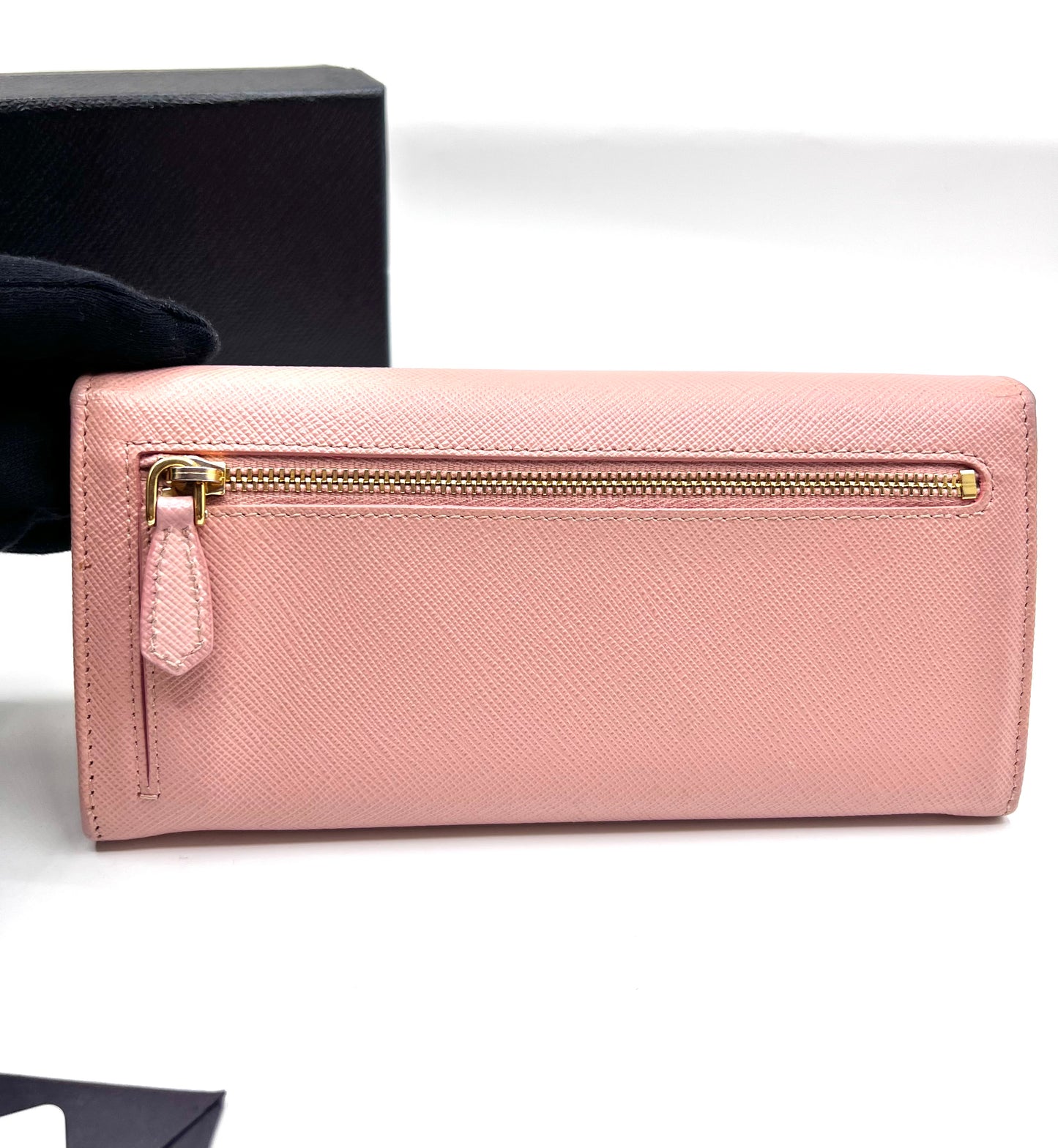 Prada Saffiano Flap Long wallet w/ Detachable Card Case       (🇵🇭P16,340)