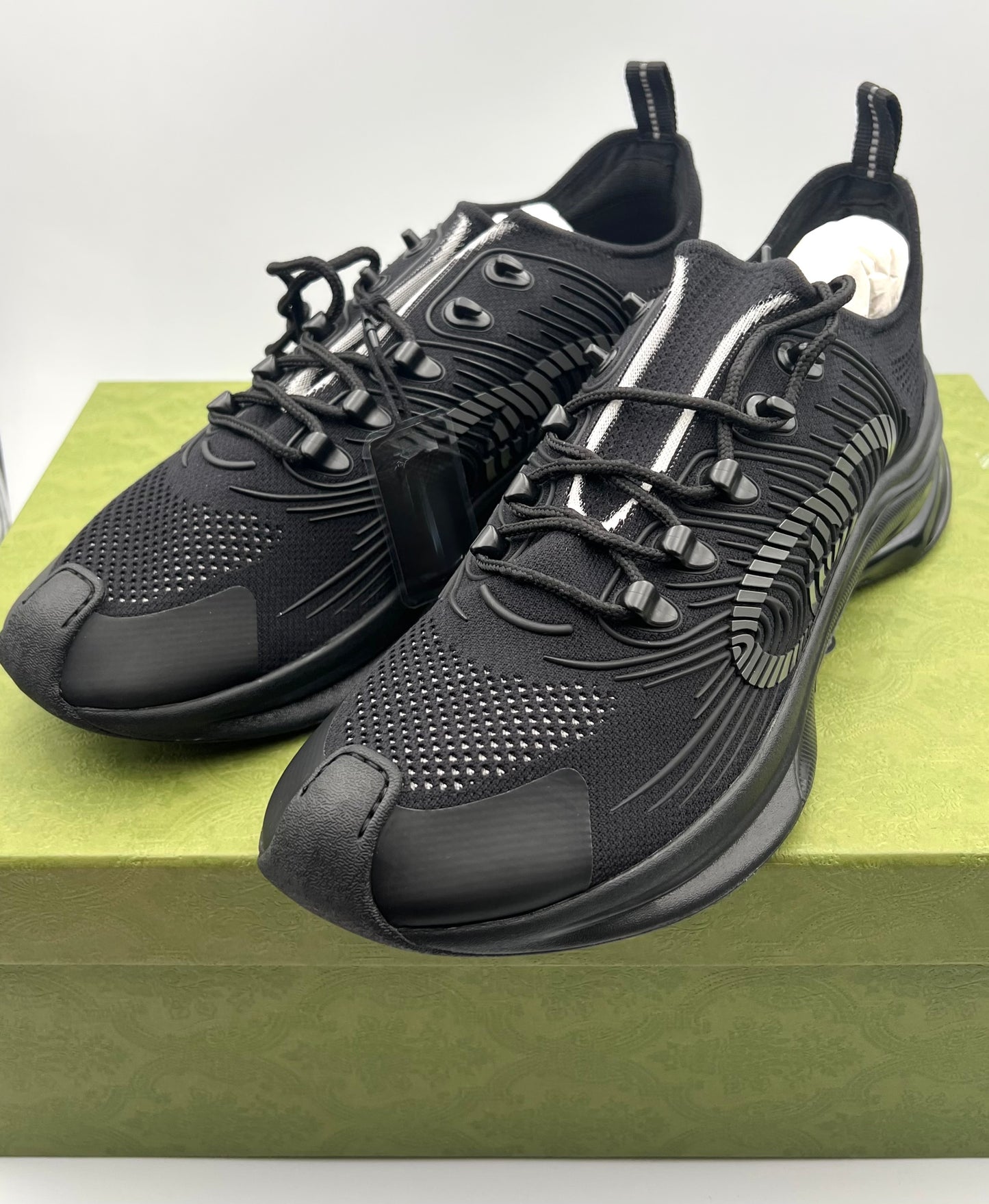 Gucci Black Run  Men`s Sneakers Size12 US Complete (b.n.¥146,000) (🇵🇭P24,949)
