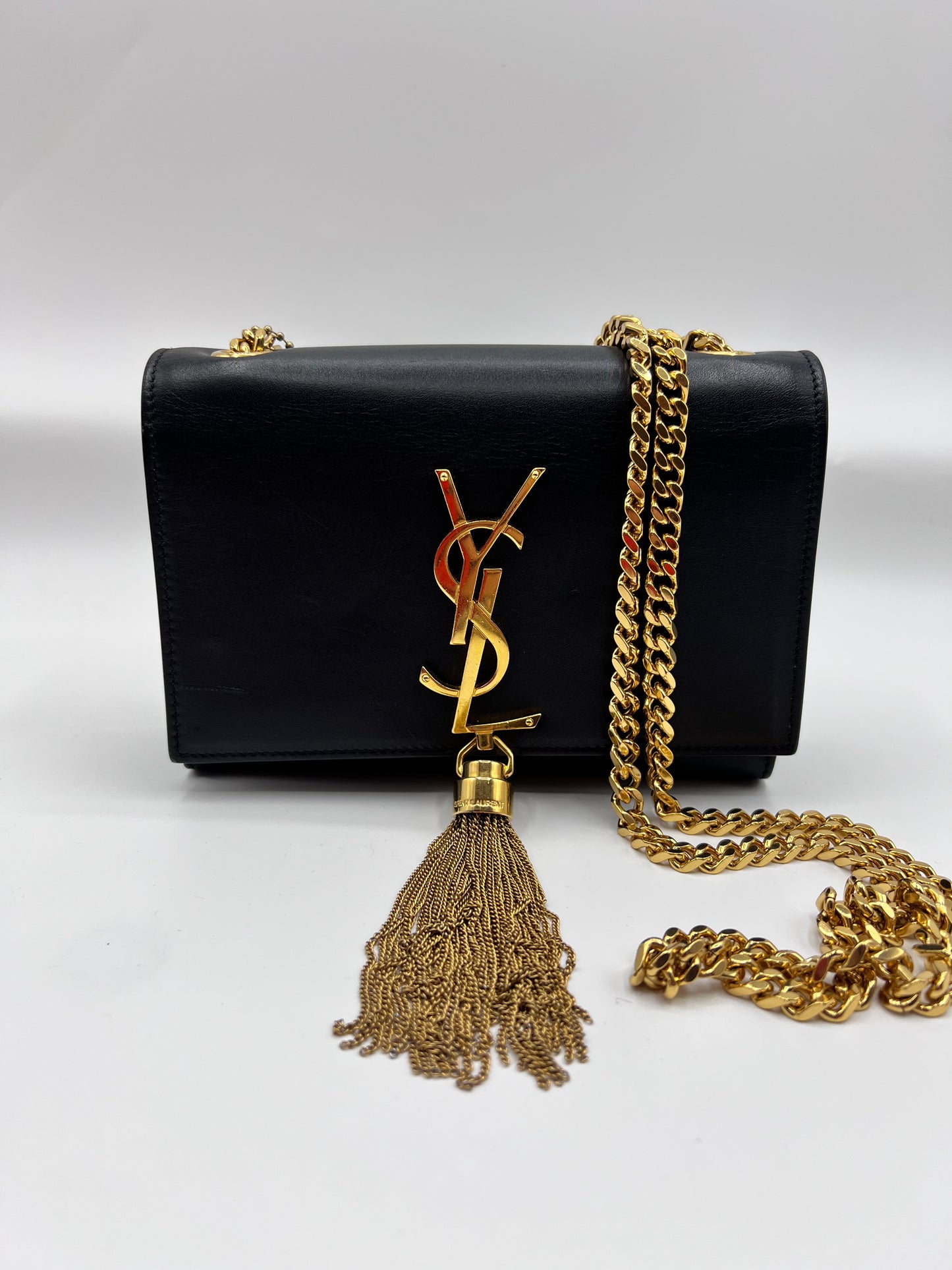 Yves Saint Laurent Kate Wallet on chain (🇵🇭P68,800)