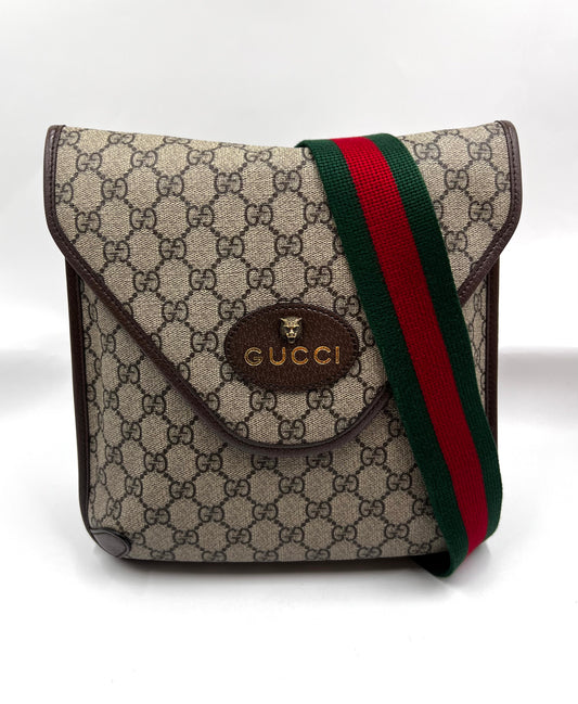 Gucci Supreme Tiger Motif Crossbody Bag (🇵🇭P55,040)