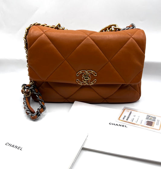 Chanel 19 Lambskin Camel Tone Mm Size IC chip 2 way Crossbody bag (🇵🇭P344,000)