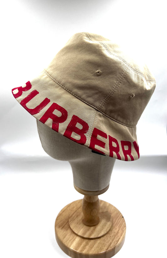 Burberry Beige  B ucket Hat M size (🇵🇭P16,770)