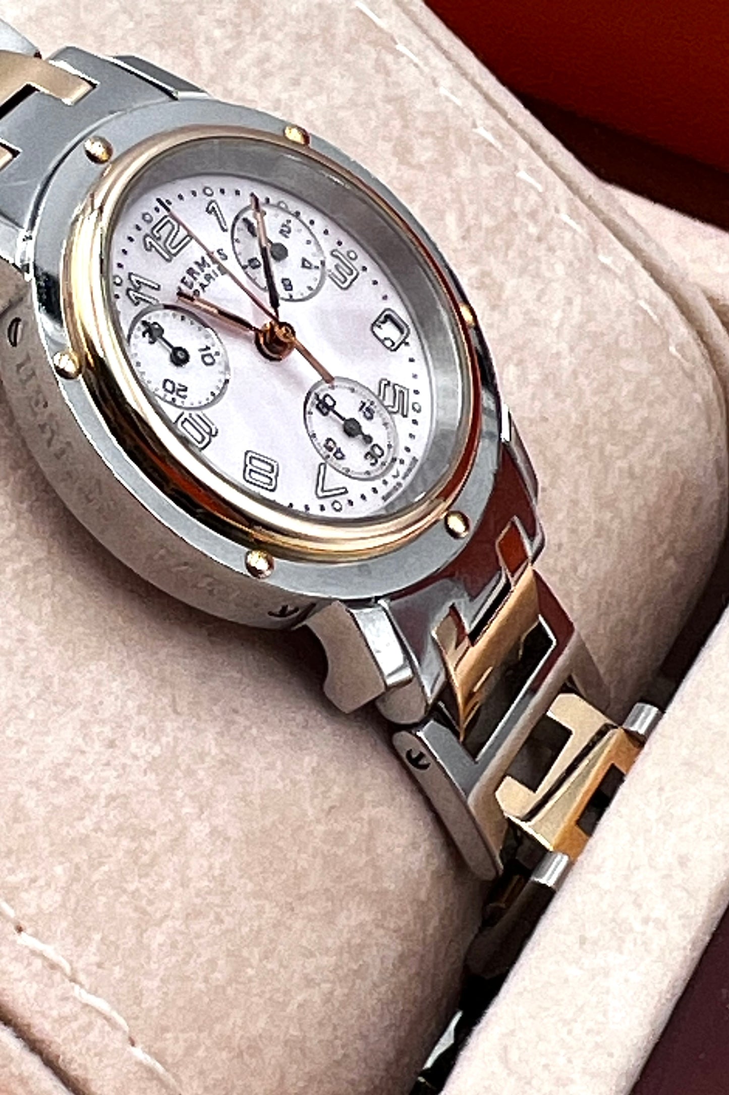 Hermes Ladies Clipper Nacre Chrono QZ 31mm SS/GP Shell Dial 17cm (🇵🇭P67,940)