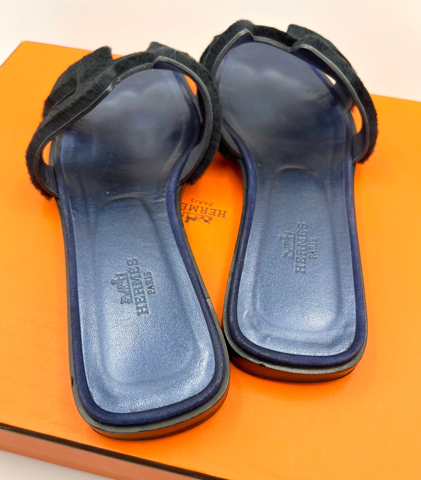 Hermes Oran Black Calf Hair Navy Sole Sandals Size 38    (🇵🇭P30,100)