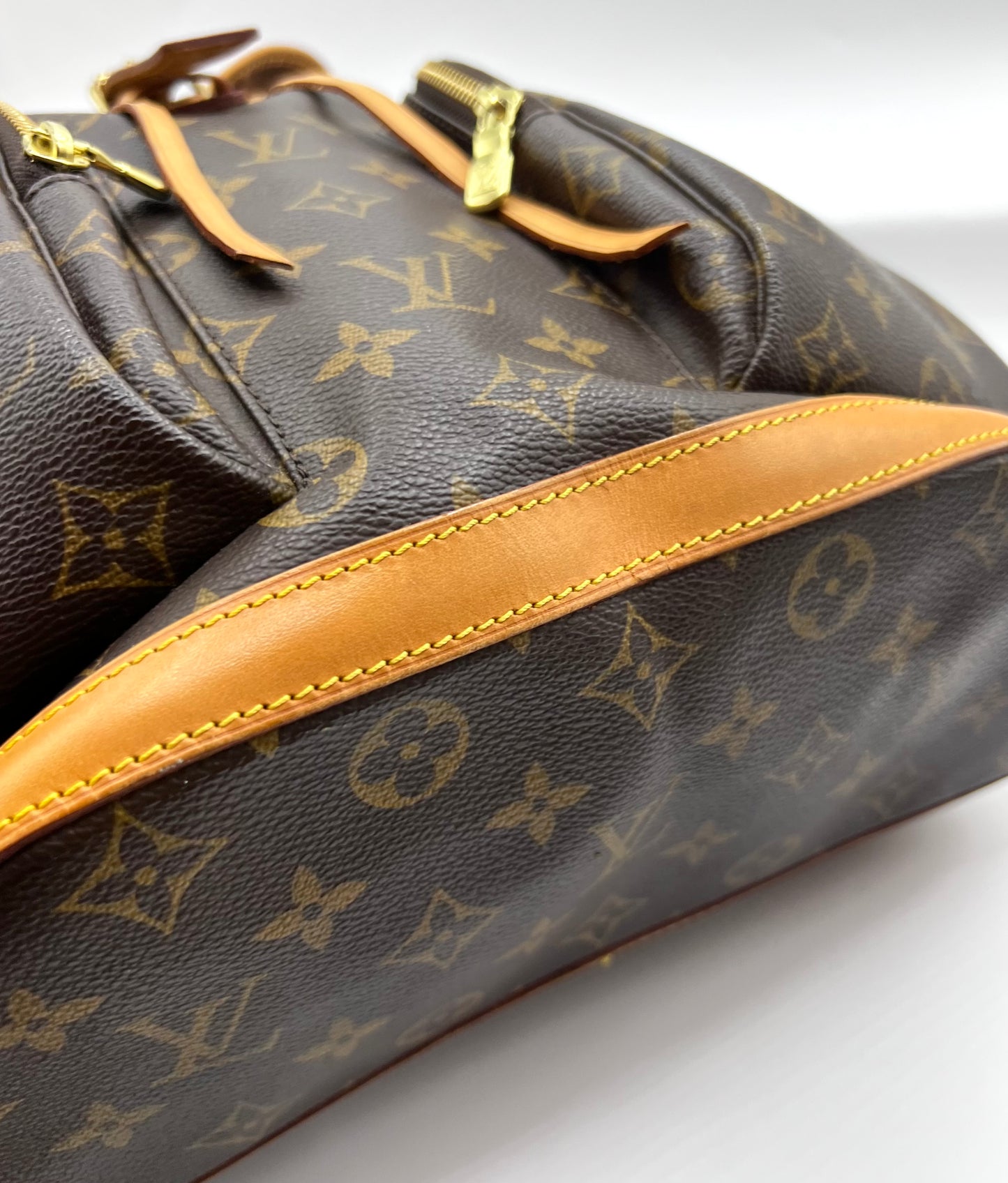 Louis Vuitton Monogram Bosphore Back Pack               (🇵🇭P77,400)