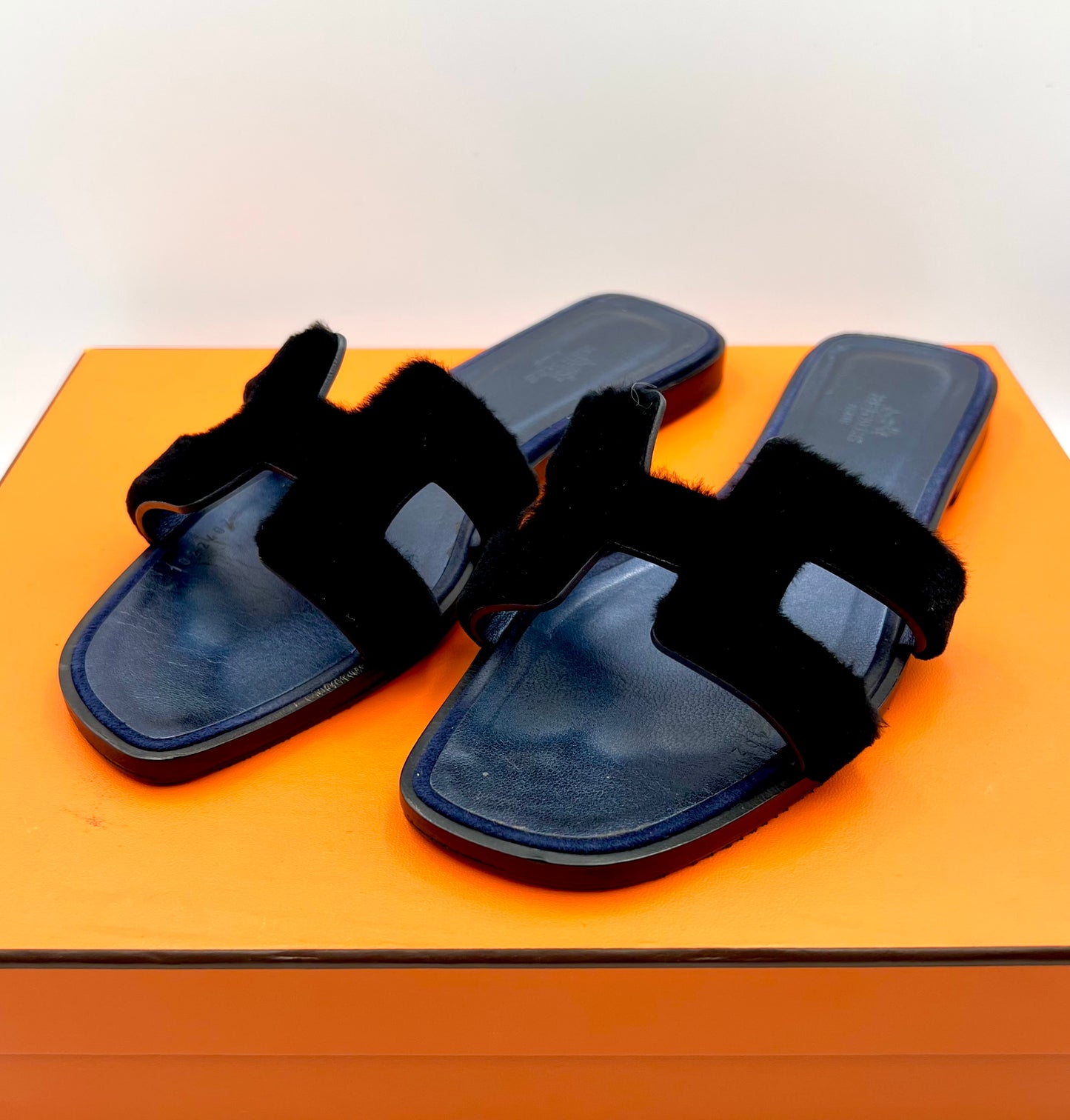 Hermes Oran Black Calf Hair Navy Sole Sandals Size 38    (🇵🇭P30,100)