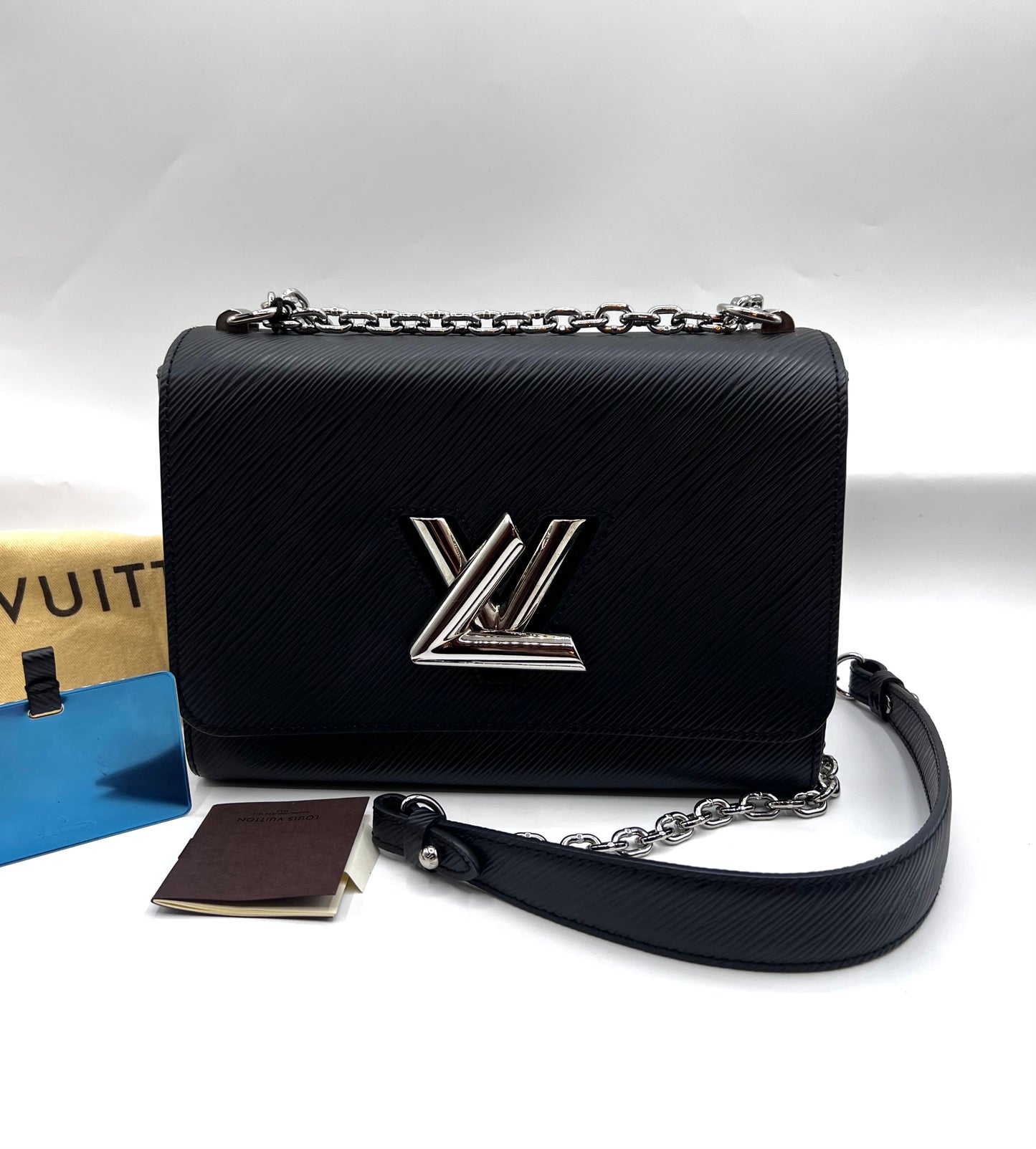 Louis Vuiiton Twist Black Epi MM Size Flap Chain Bag         (🇵🇭P103,200)