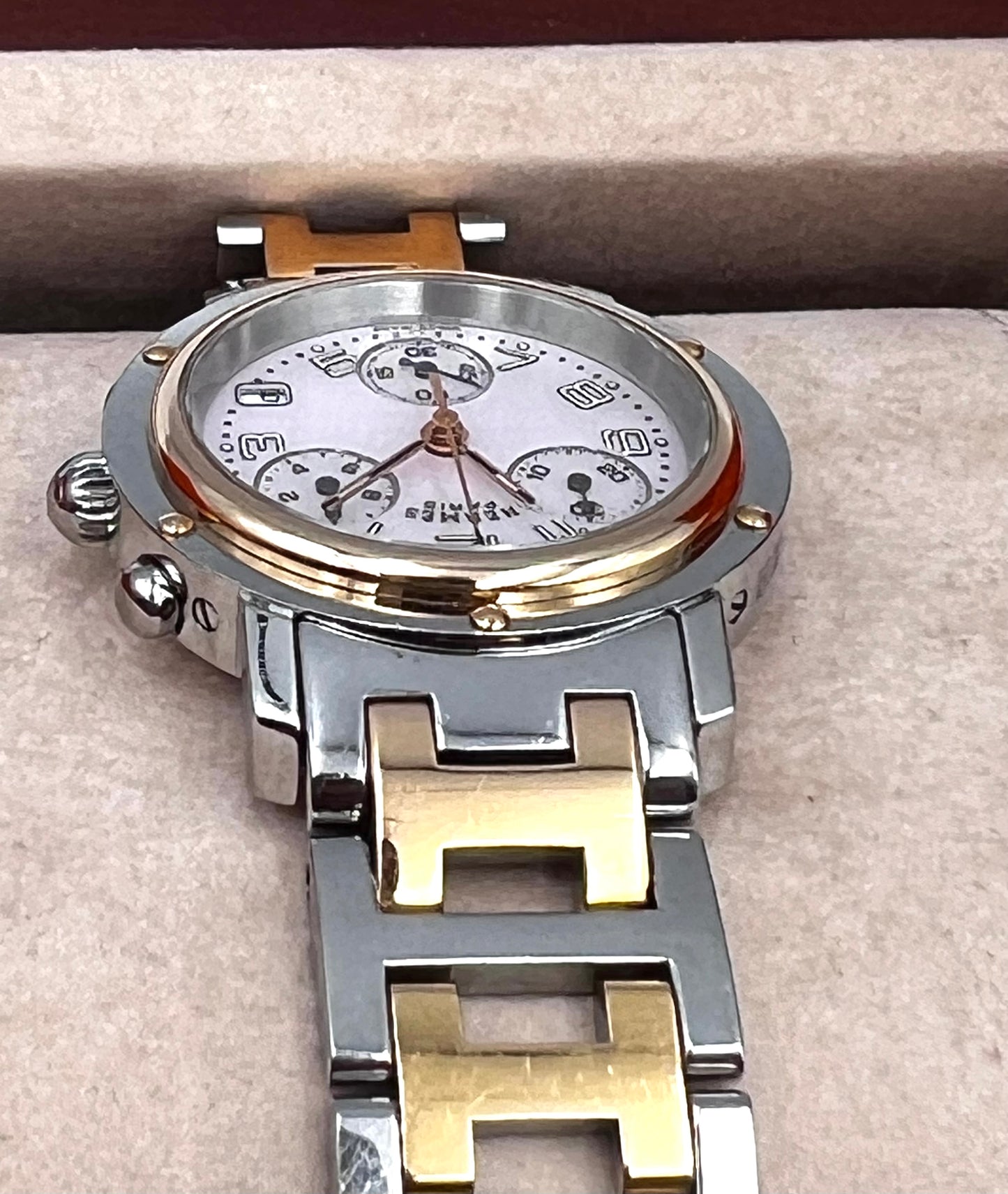 Hermes Ladies Clipper Nacre Chrono QZ 31mm SS/GP Shell Dial 17cm (🇵🇭P67,940)