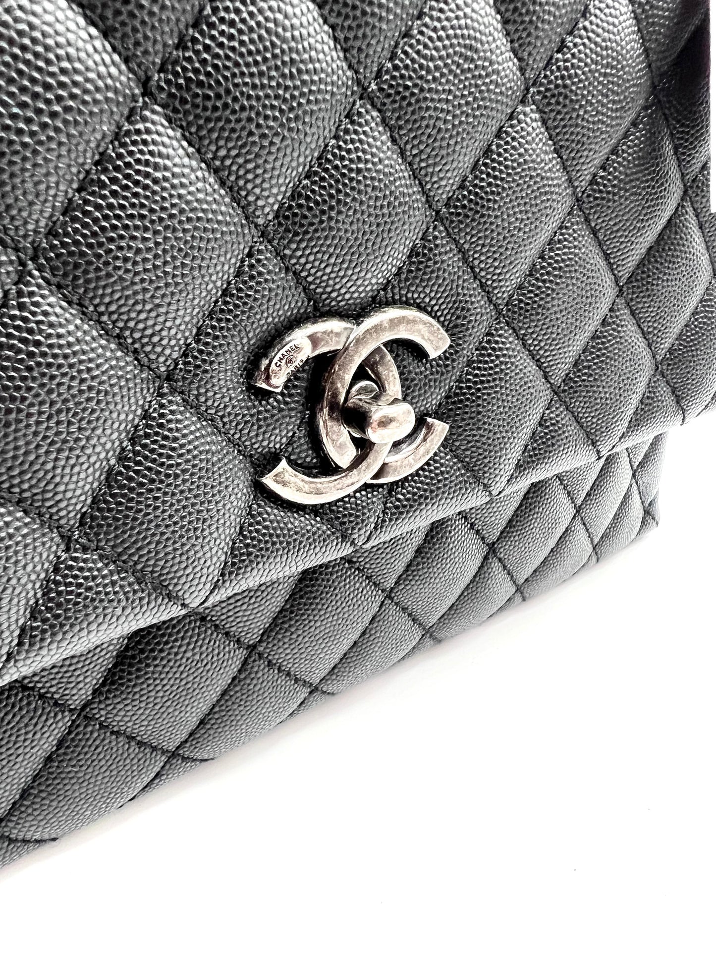 Chanel Caviar Coco python handle Matlase 2 way Bag series 23 mm size     (🇵🇭P361,200)