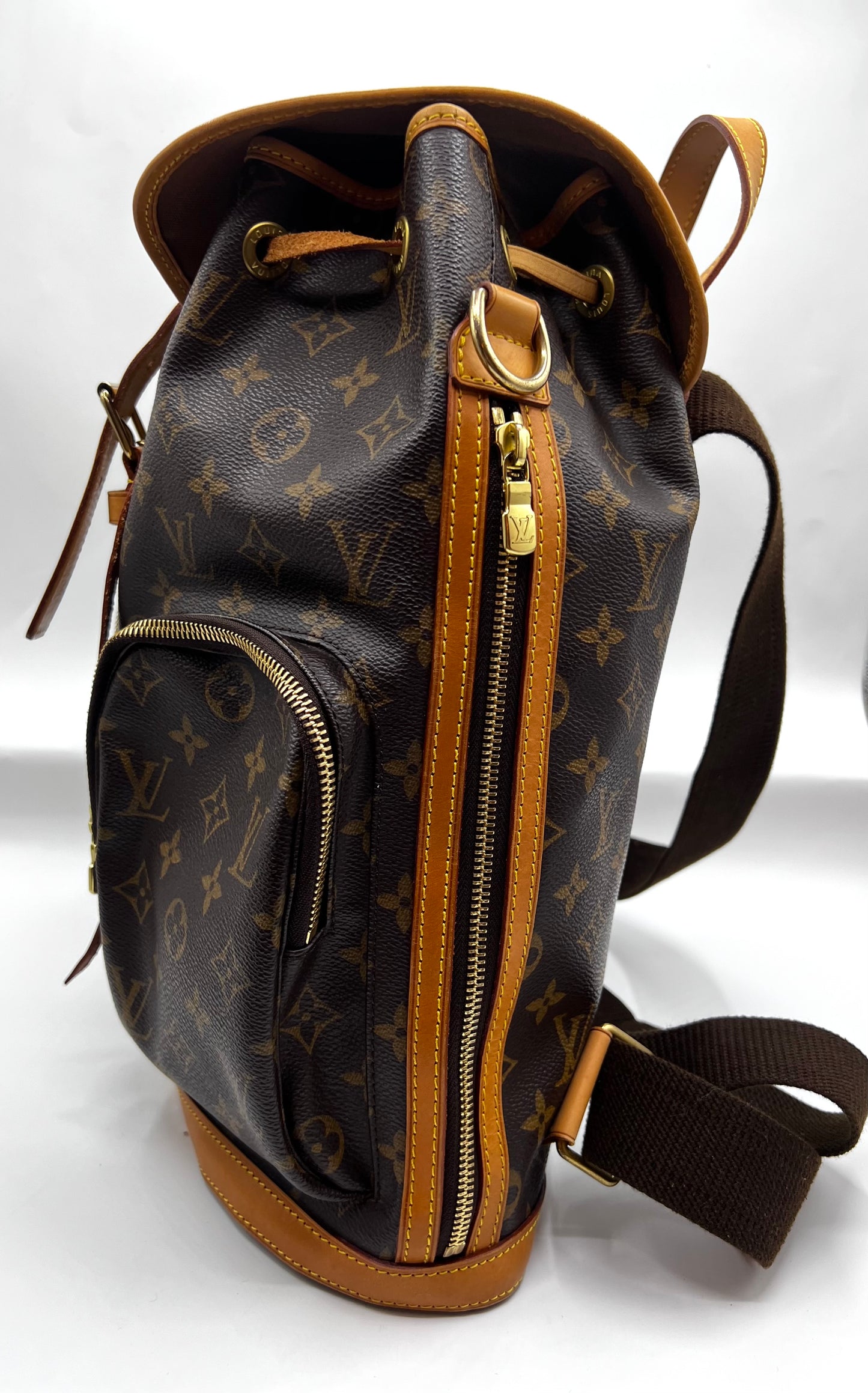 Louis Vuitton Monogram Bosphore Back Pack               (🇵🇭P77,400)