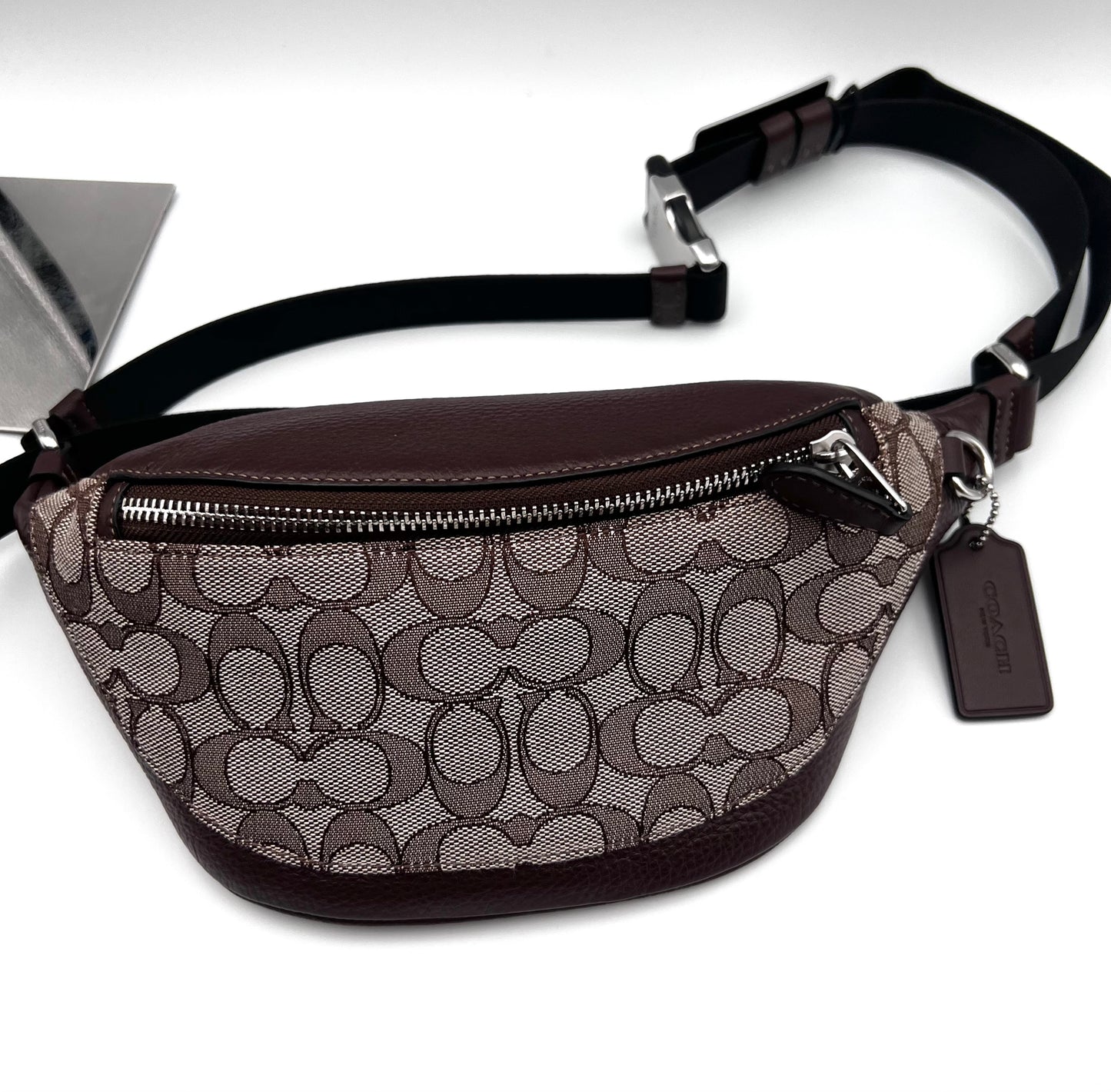 Coach Warren belt bag in Signitur Canvas (🇵🇭P6,880)