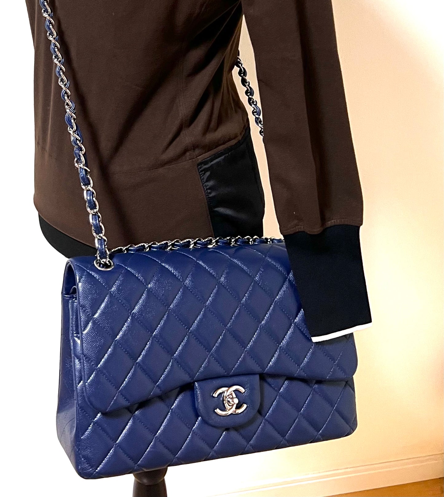 Chanel Jumbo Caviar Royal Blue Flap Chain  (🇵🇭P429,140)