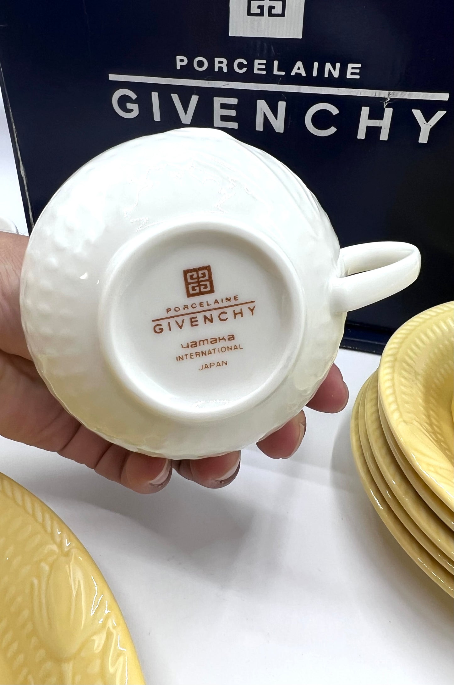 Givenchy Set 5 Cup, 5 Saucer, 5 Spoon, 1 Big Plate, 1 Small bowl   (🇵🇭P5,160)