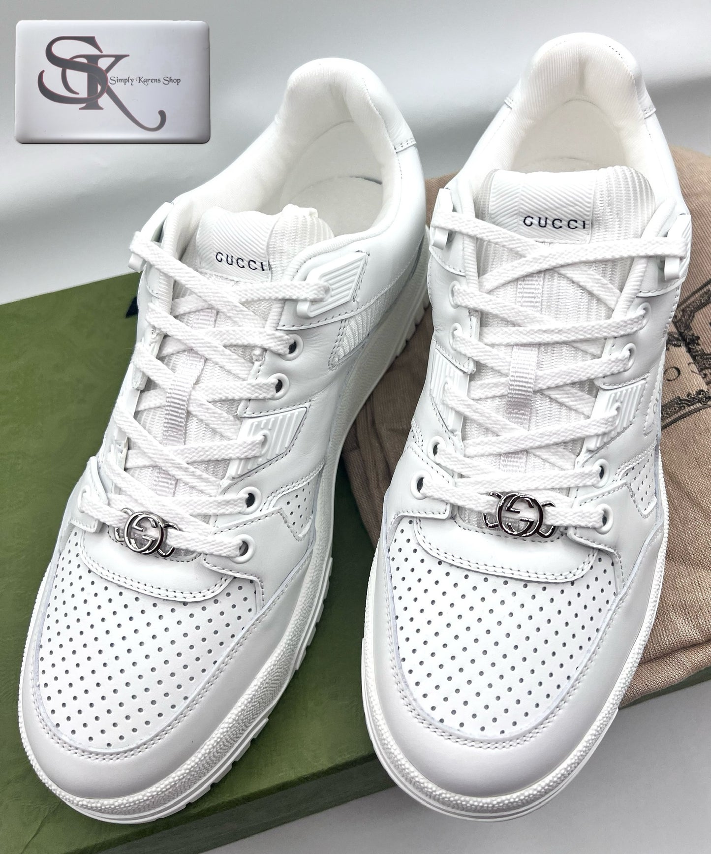 Gucci mens white shoes  6 1/2 or women 25.5 cm                   (🇵🇭P24,940)