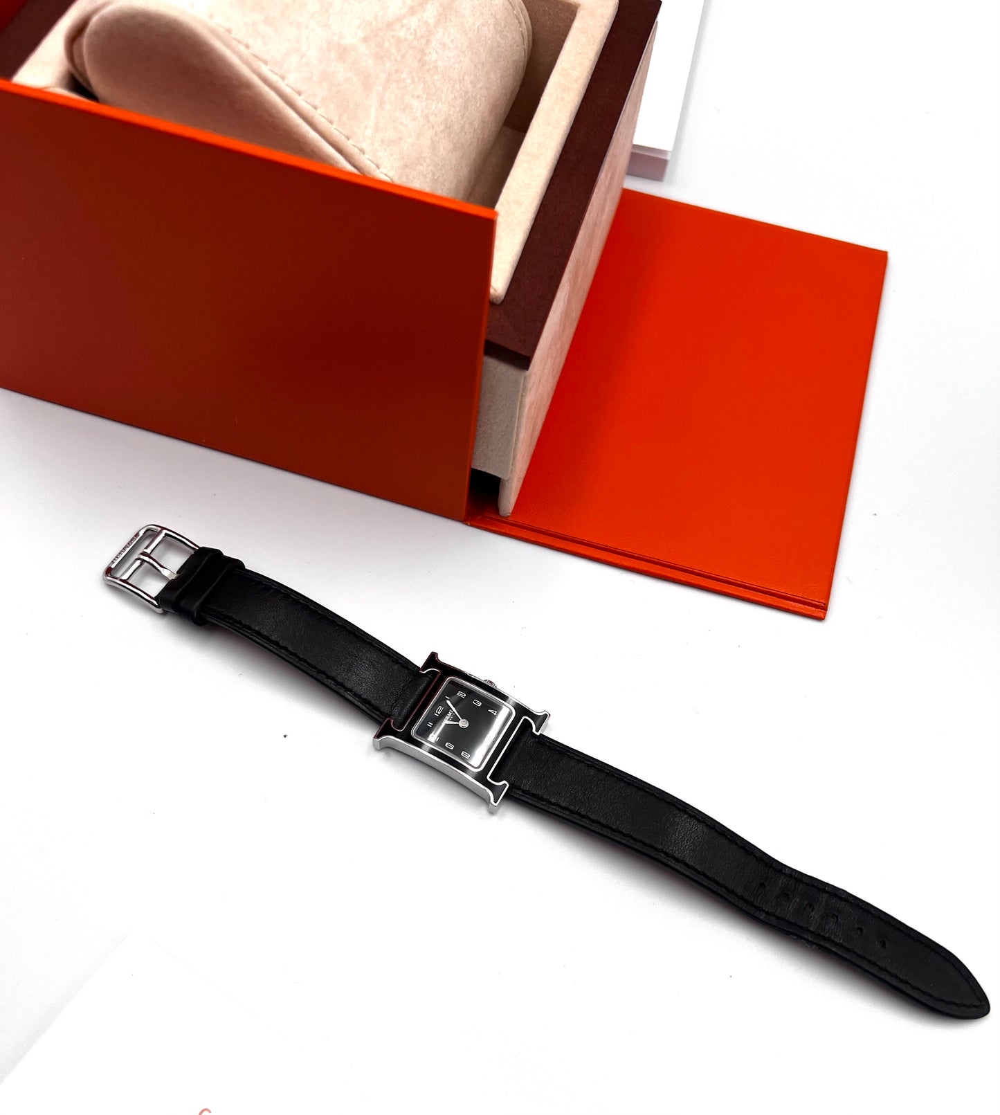 Hermes H Watch Black Dial/ Black Leather strap 21mm Yr.2021 16cm (🇵🇭P79,550)