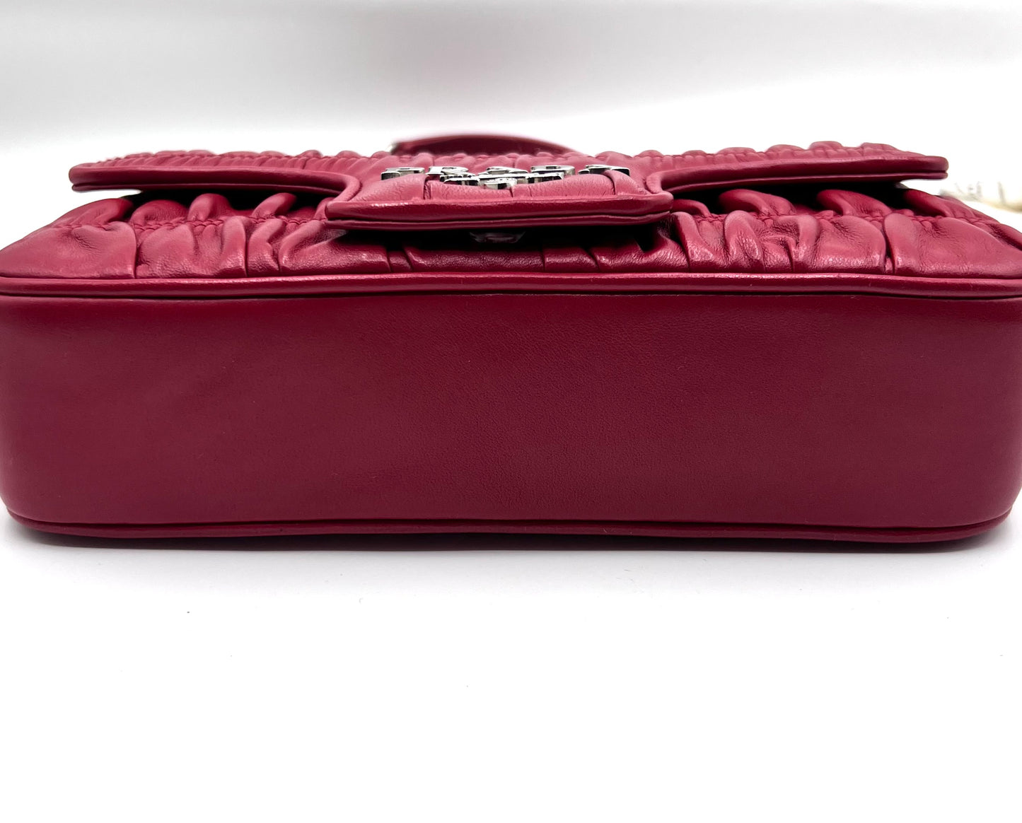 Prada Nappa Gaufre Red Flap Chain Bag  (🇵🇭P51,600)