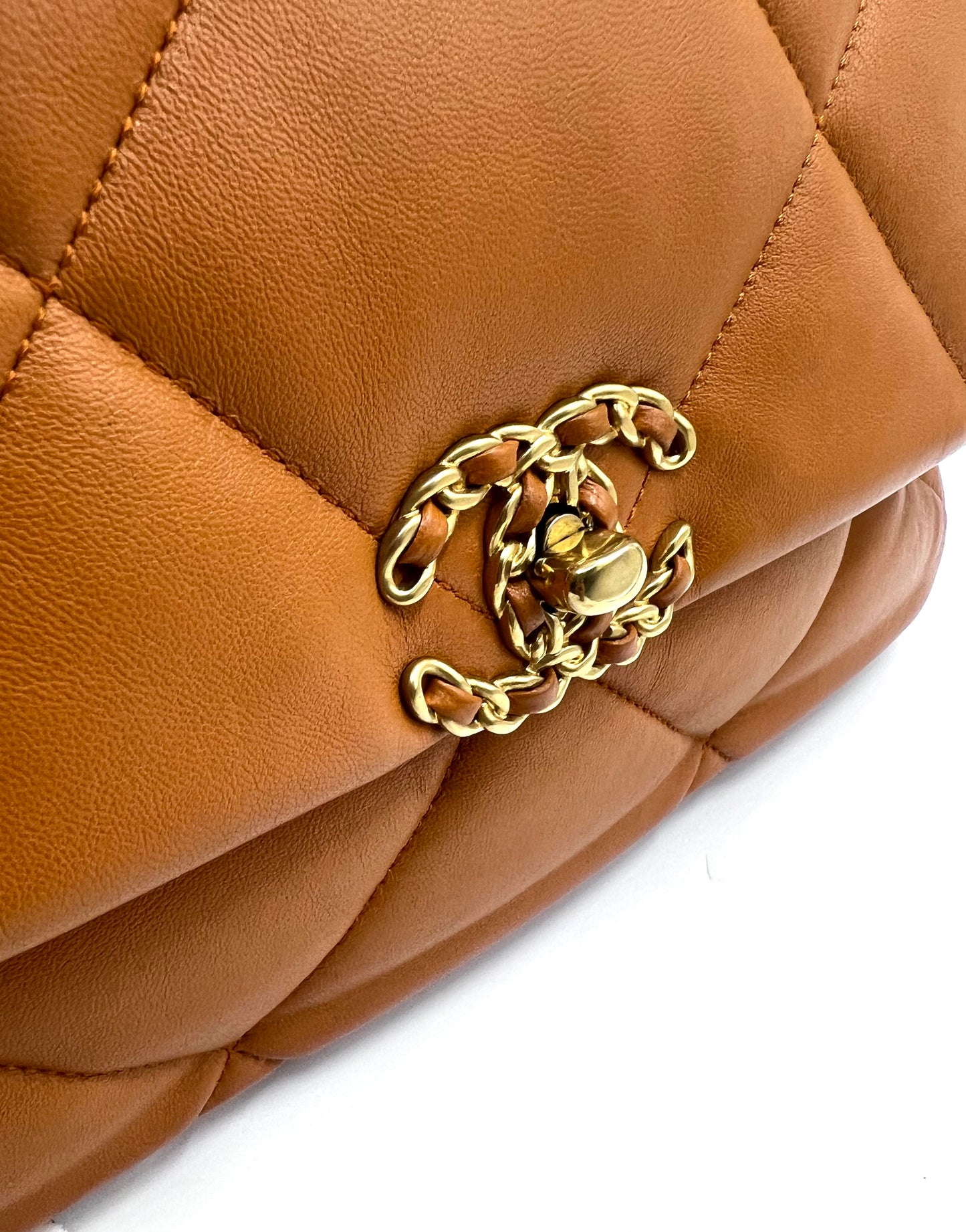 Chanel 19 Lambskin Camel Tone Mm Size IC chip 2 way Crossbody bag (🇵🇭P344,000)