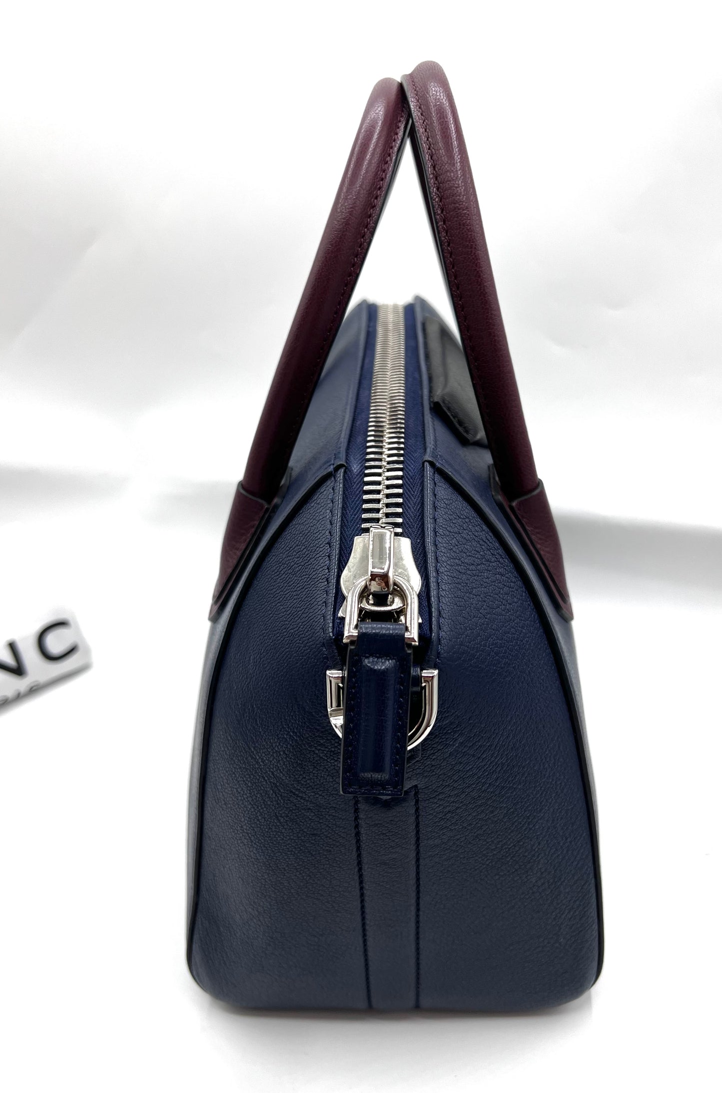 Givenchy Small Antigona Tricolor Goat Skin 2 way Bag   (🇵🇭P46,440)