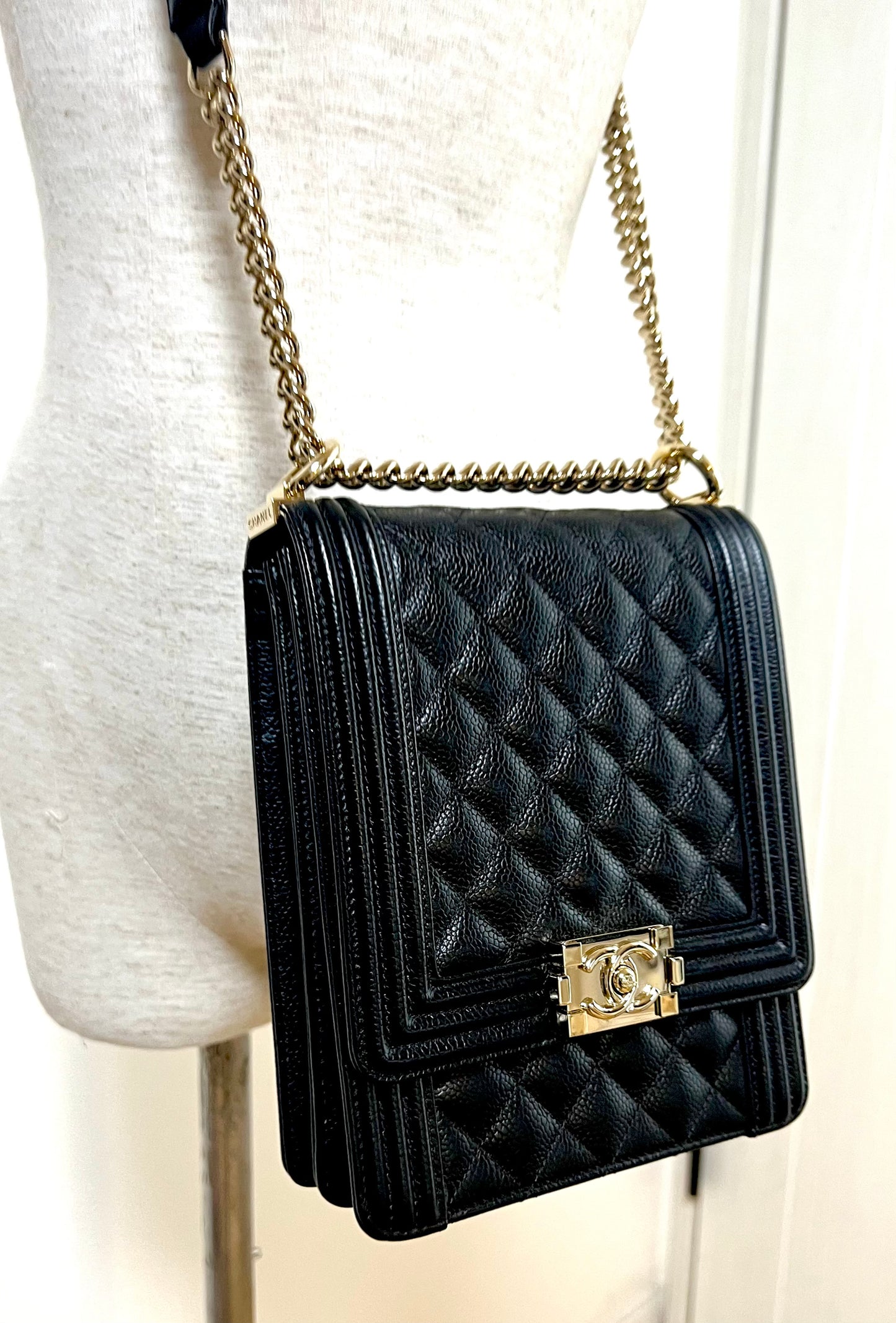 Chanel Leboy North South Black Caviar GHW Series 28 w/ Card Dustbag & Box               (🇯🇵P197,800)