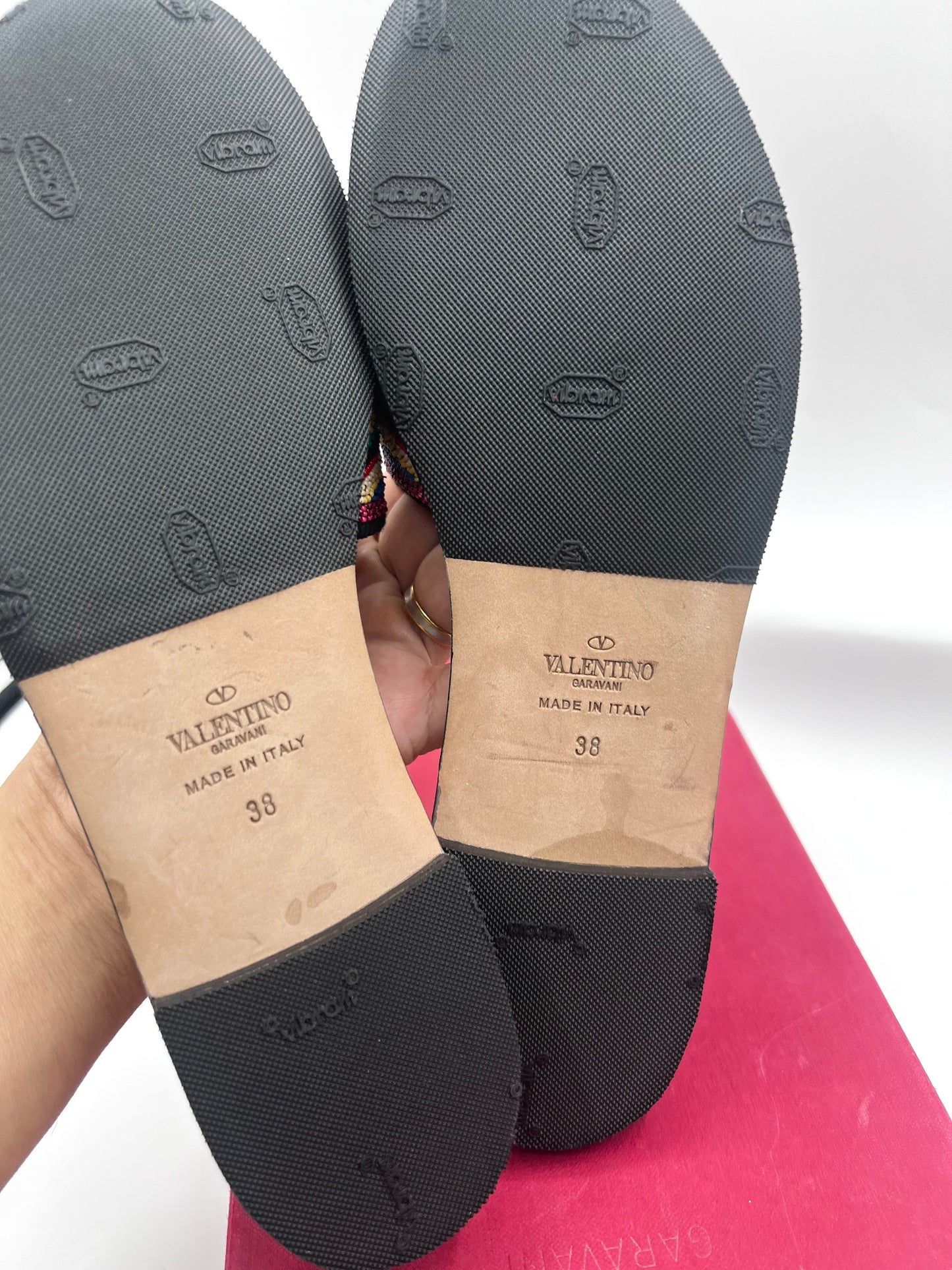 Valentino Garavani Multicolor Bead Embellished Fabric Flat slide S38  (🇵🇭P20,640)