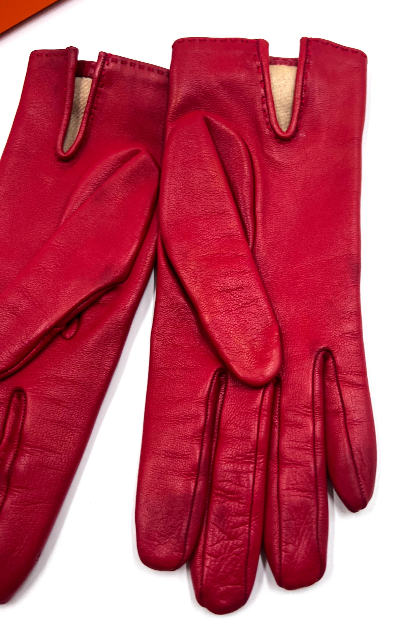 Hermes Kelly Red Ladies Gloves Small Size  (🇵🇭P12,040)
