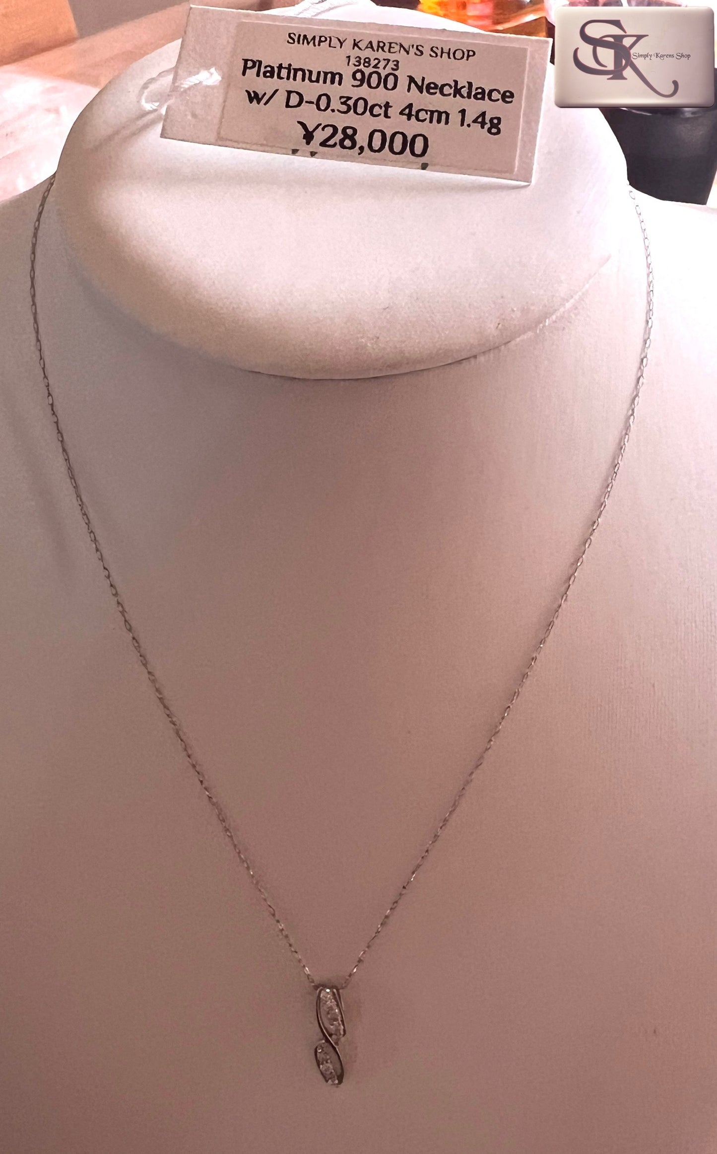 Platinum 900 Necklace w/ D-0.30ct 40cm 1.4 g                (🇵🇭P12,040)