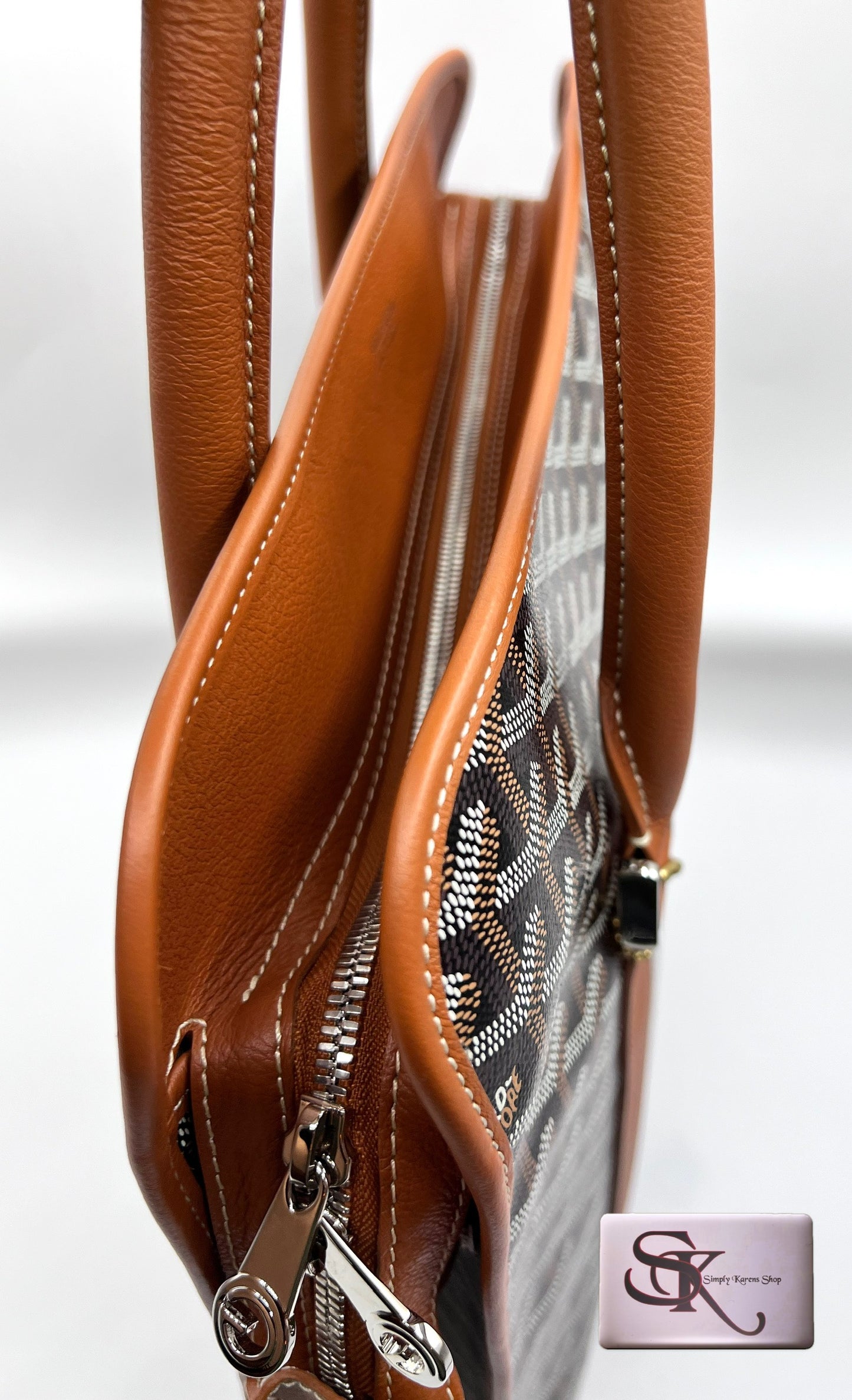 Goyard Bourgogne Tan Vertical Tote (🇵🇭P154,800)