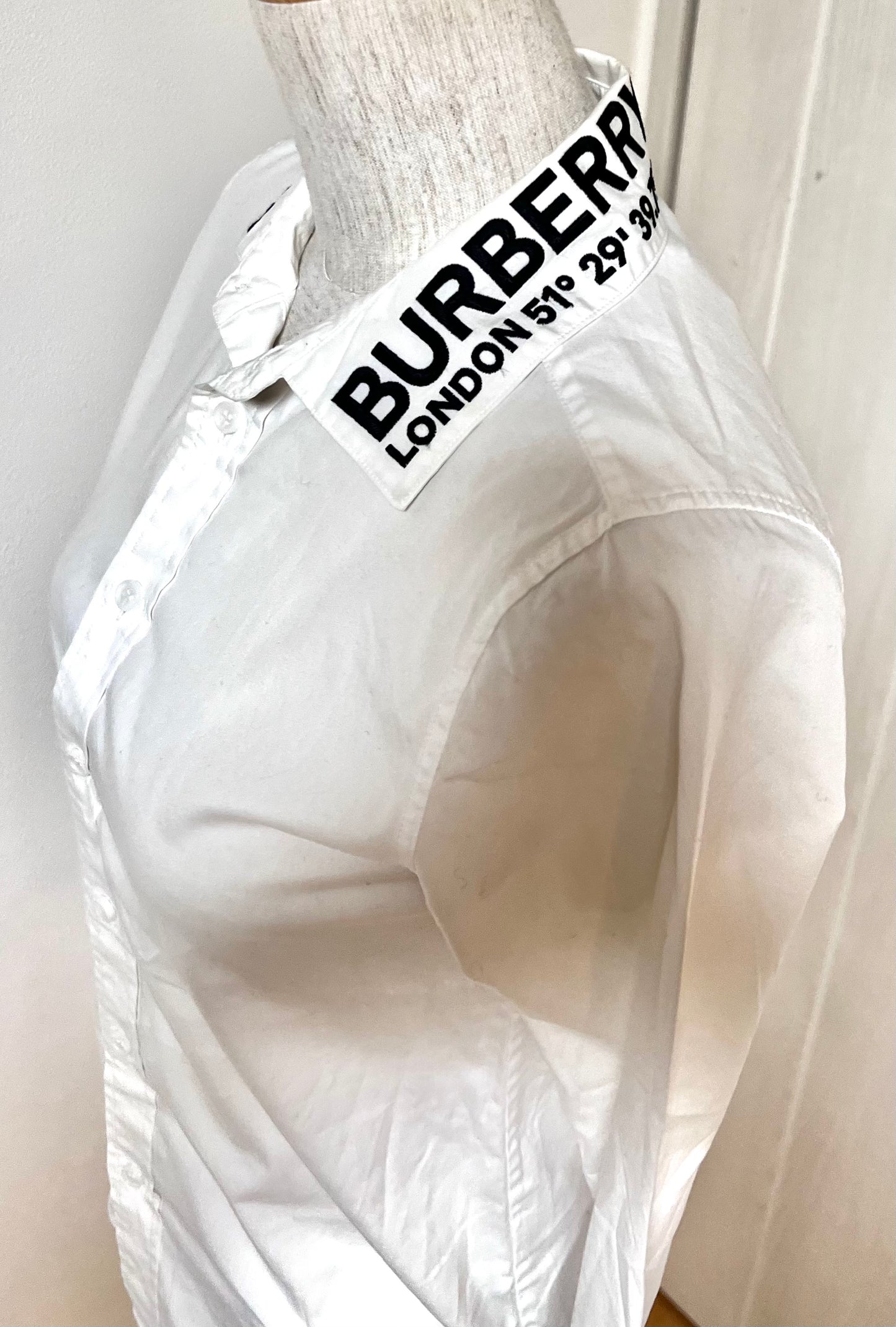 Burberry London White Button Down Polo Fof Kids Size 140cm  (🇵🇭P3,440)