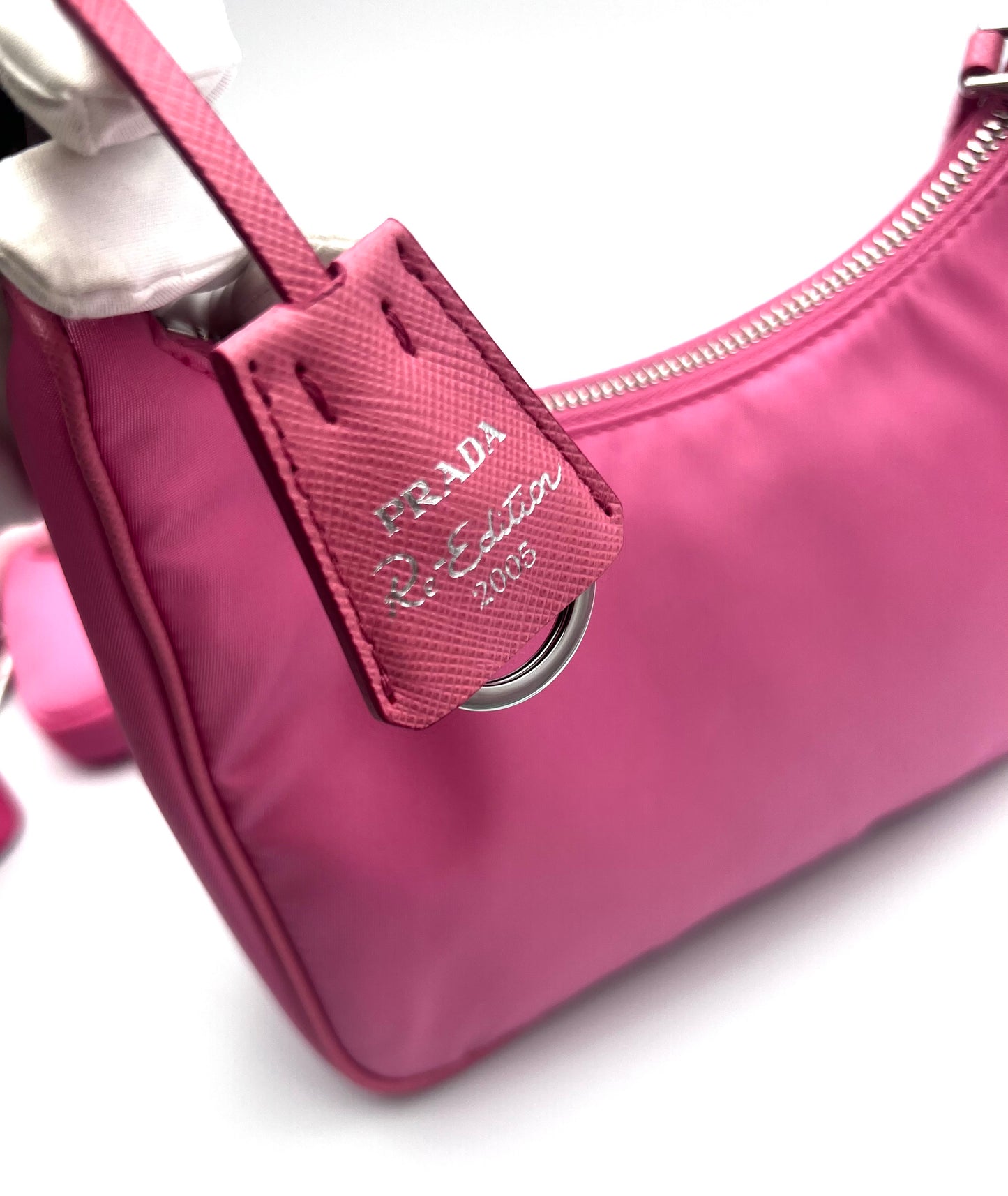 Prada Tessuto Nylon Sakura Pink Re-Edition 2005 Crossbody Bag (🇵🇭P72,240)