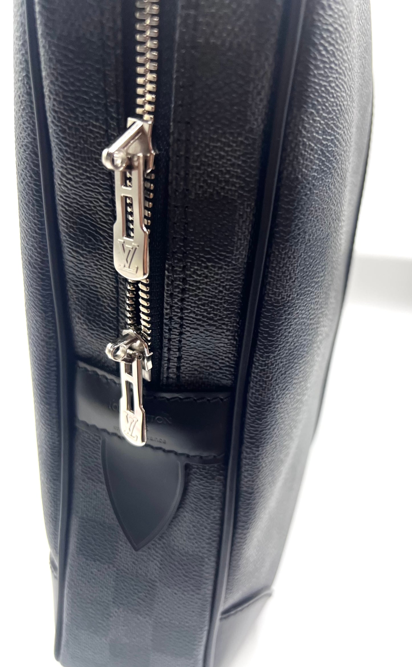 Louis Vuitton Porte Document Voyage Pm Briefcase Graphite Canvas (🇵🇭P46,440)