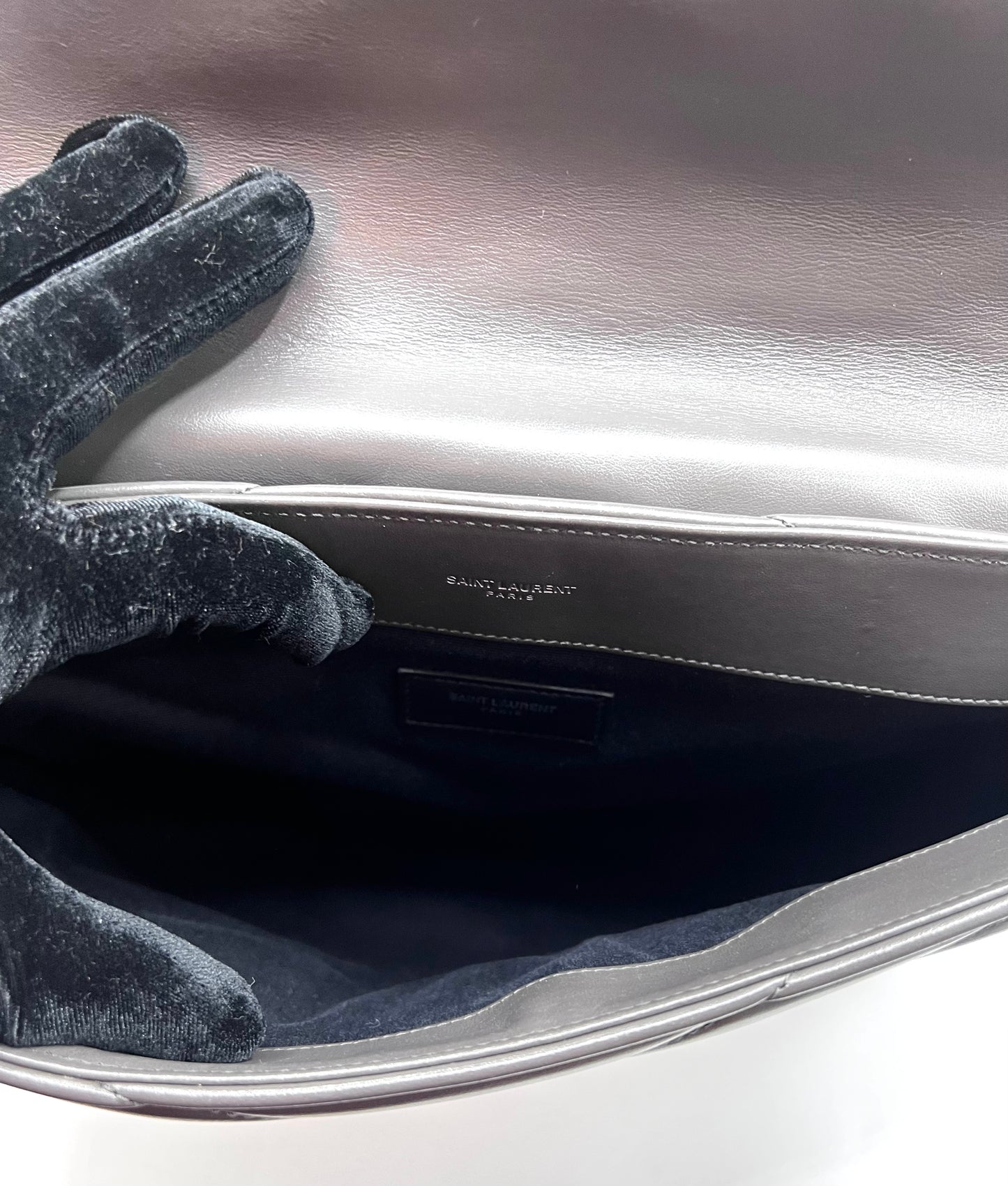 Yves Saint Laurent Lou Pouch Document Bag In Gray            (🇵🇭P34,400)