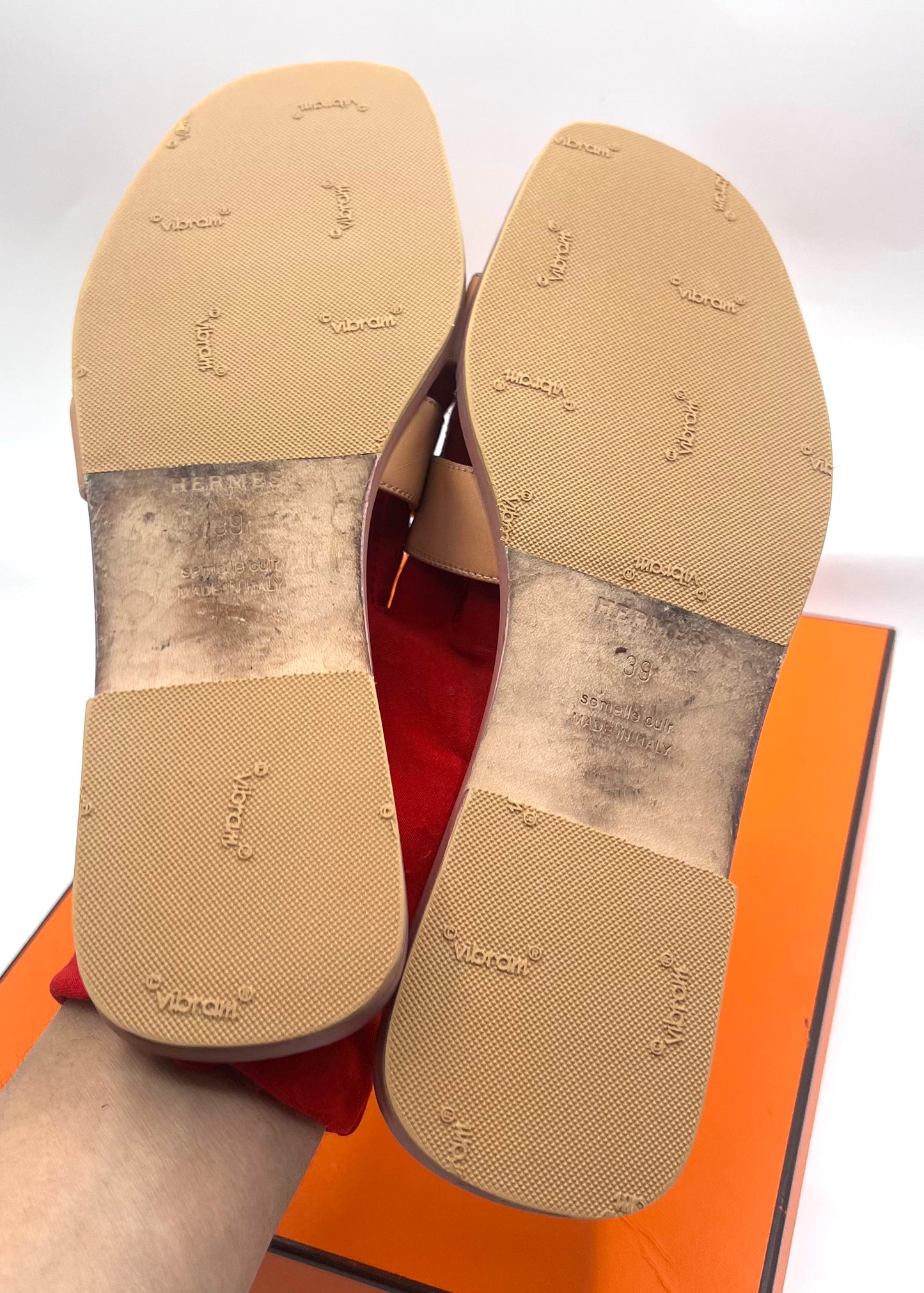 Hermes Oran Sandals Size 39   (🇵🇭P20,640)