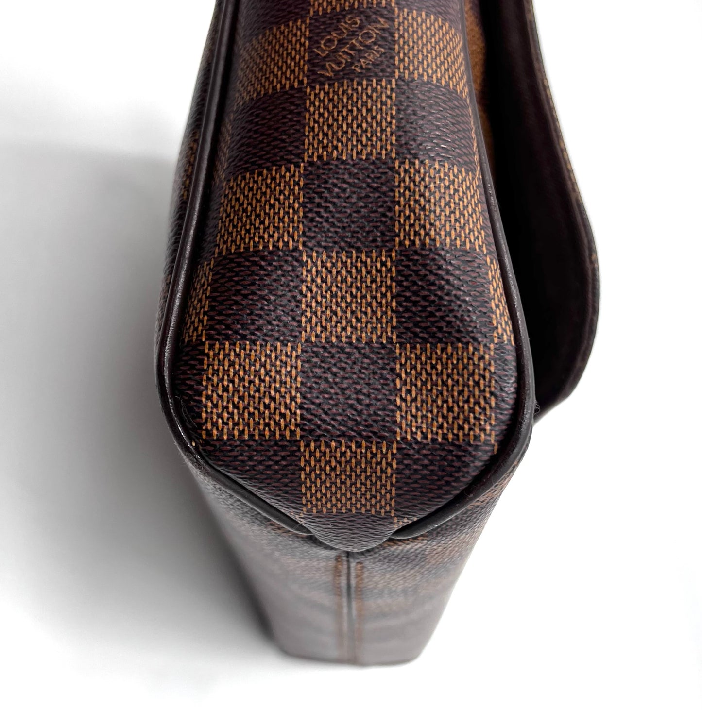 Louis Vuitton District Damier Ebene Pm size Crossbody Bag                      (🇵🇭P55,040)