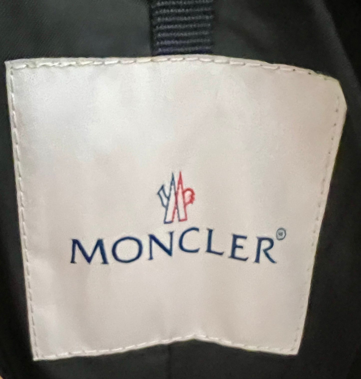 Moncler Long Black Down Jacket Size Size 0 (🇵🇭P20,640)