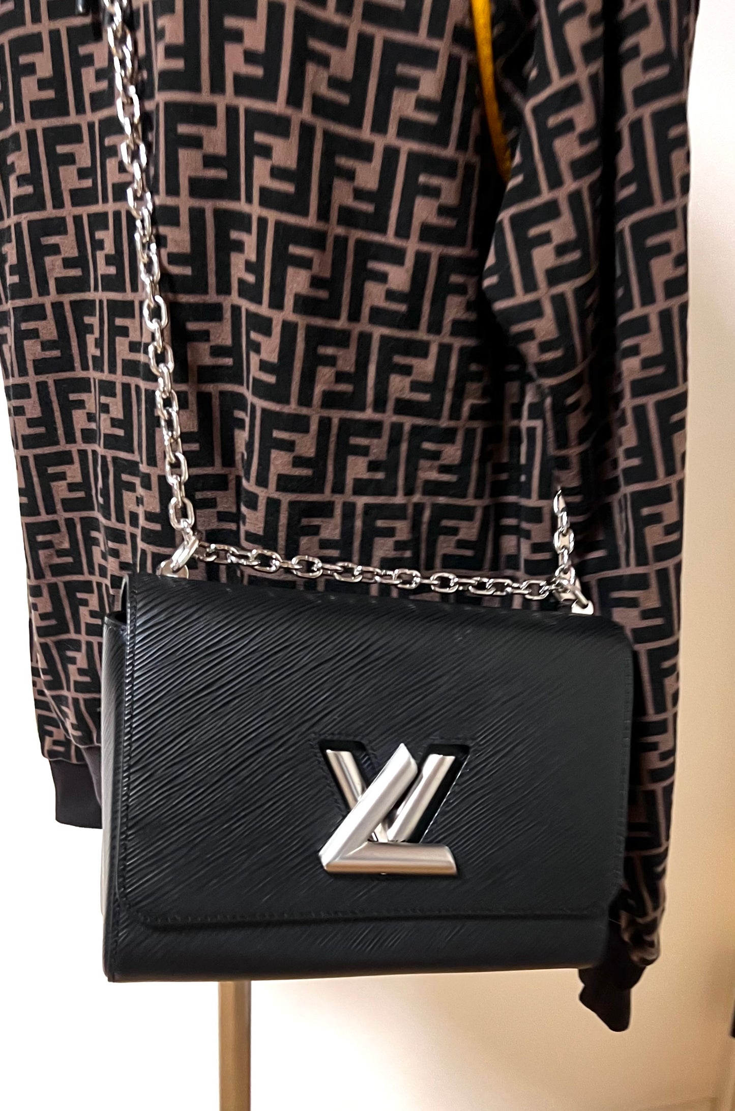 Louis Vuitton Black Epi Twist Flap Chain Shoulder Bag Mm size (🇵🇭P107,500)