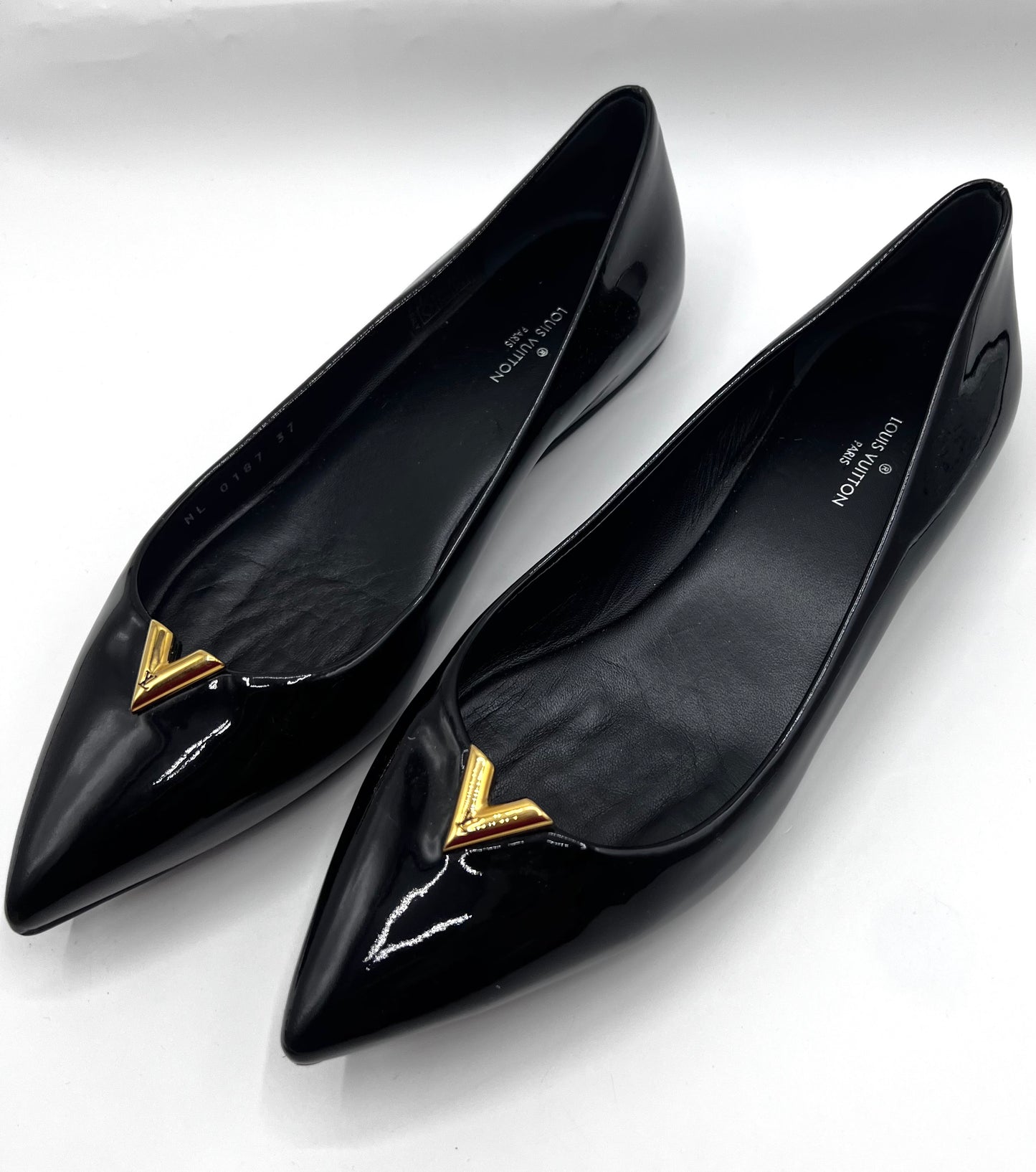 Louis Vuitton Black Patent Pointed Toe Heartbreaker Flats Size 37 (🇵🇭P18,920)