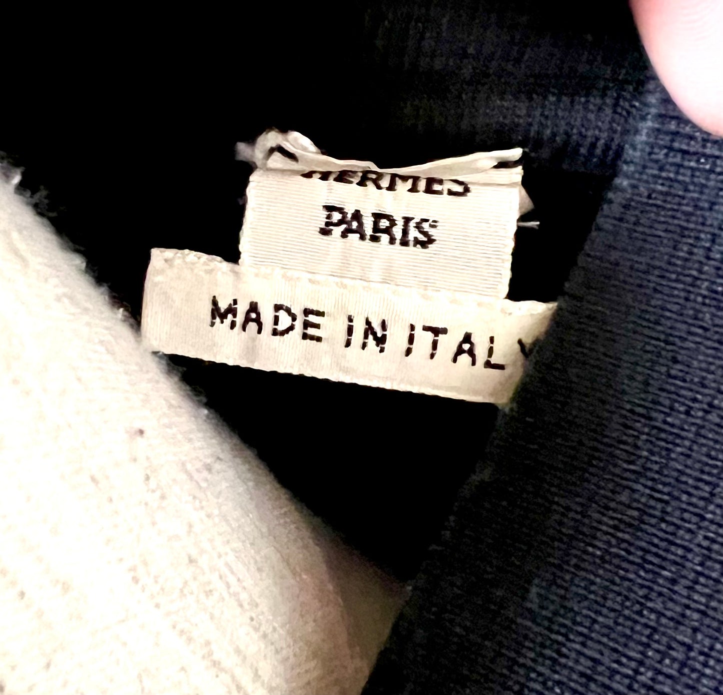 Hermes Cardigan Top Size 36 (🇵🇭P16,340)