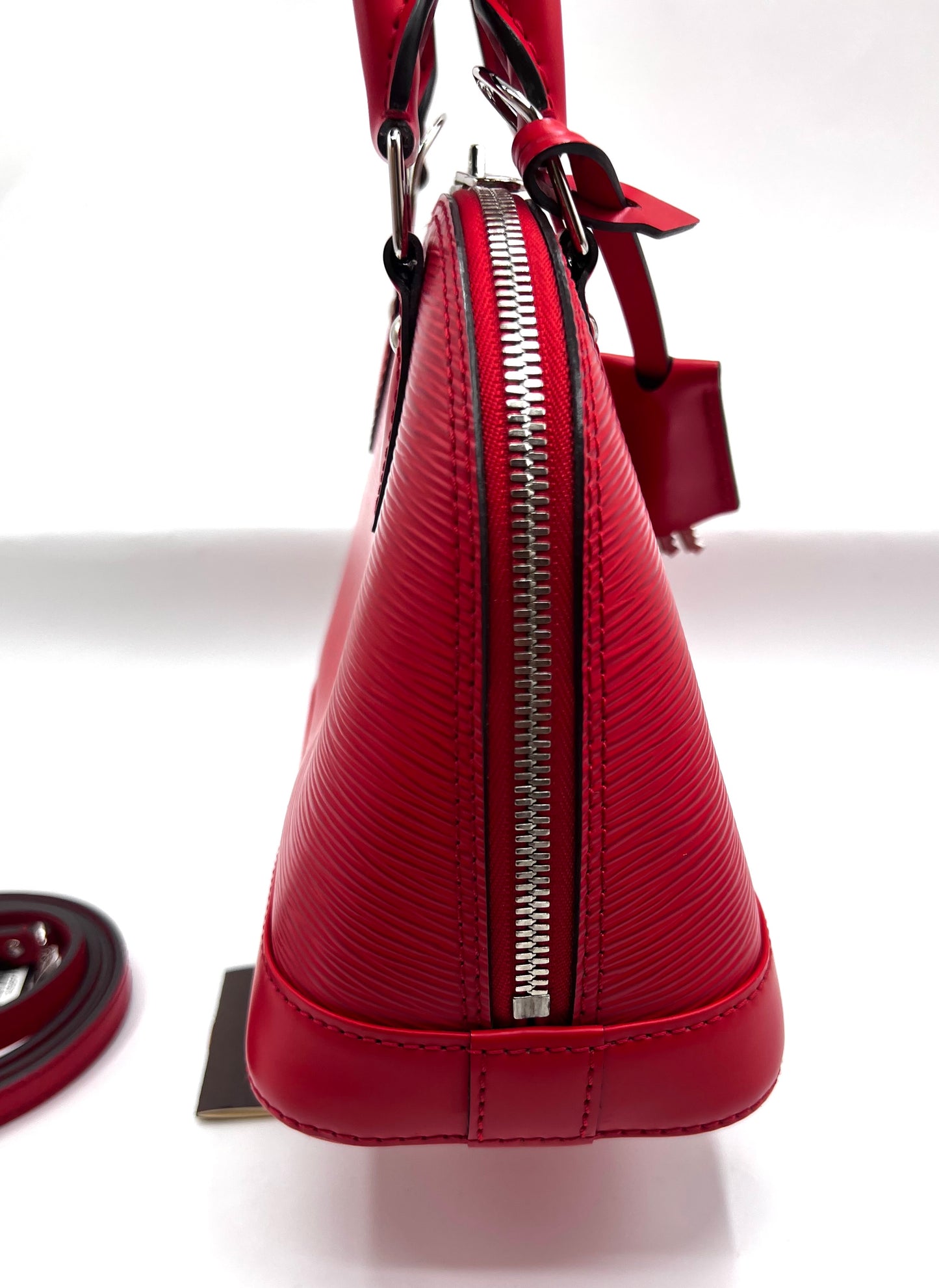 Louis Vuitton Red Epi Leather Alma bb 2 Way Bag                  (🇵🇭P64,500)