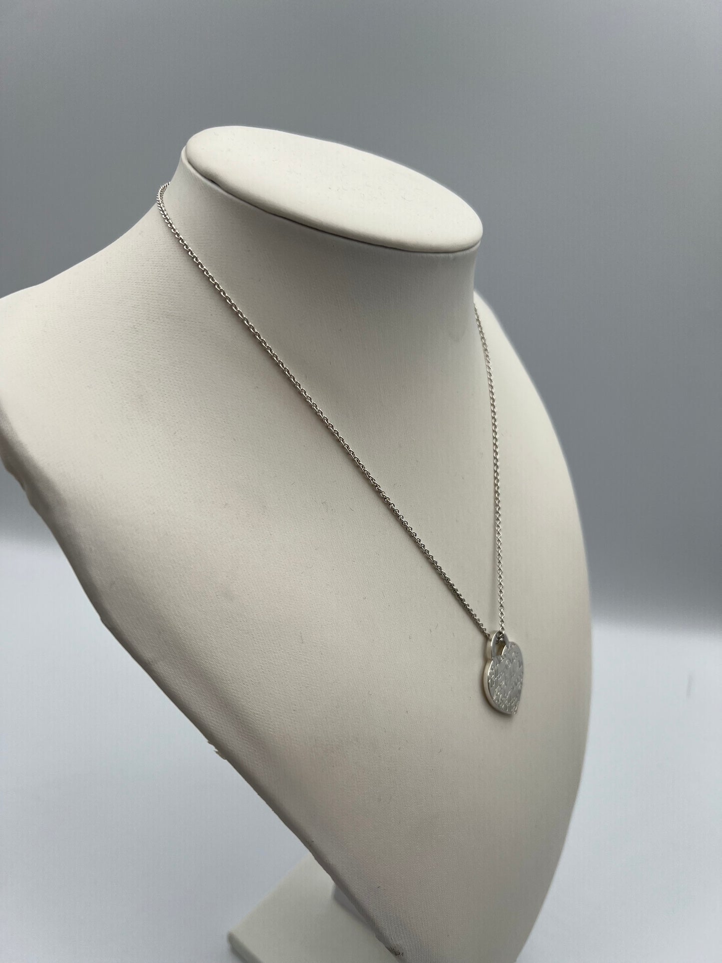Tiffany & Co Silver 925 Notes 727 Fifth Avenue Heart Tag Necklace 41cm (🇵🇭P12,040)
