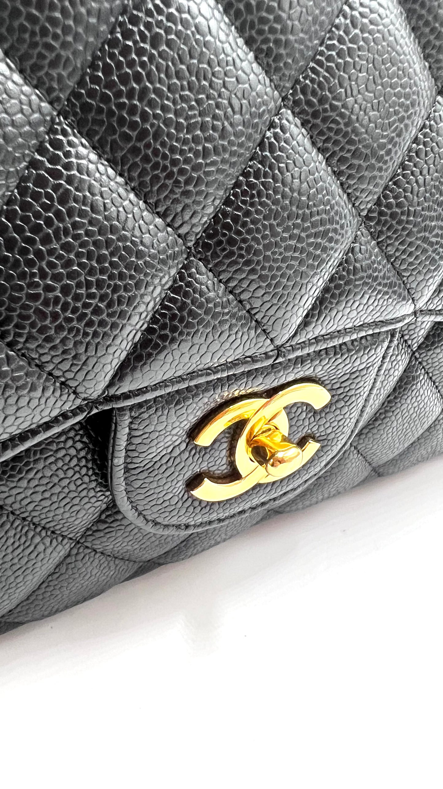 Chanel Classic Black Jumbo Caviar Double Flap GHW S30cm Series 15  (🇵🇭P318,200)