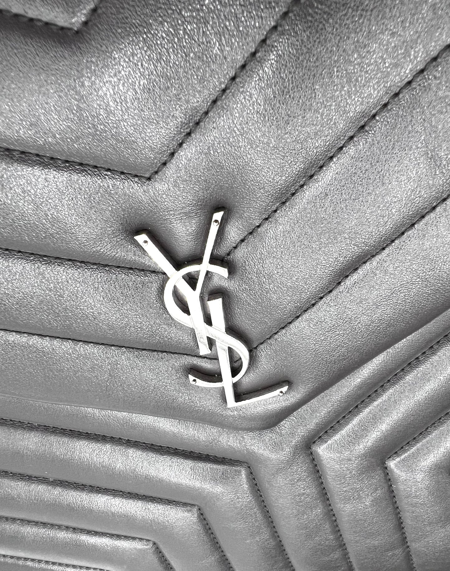 Yves Saint Laurent Lou Pouch Document Bag In Gray            (🇵🇭P34,400)