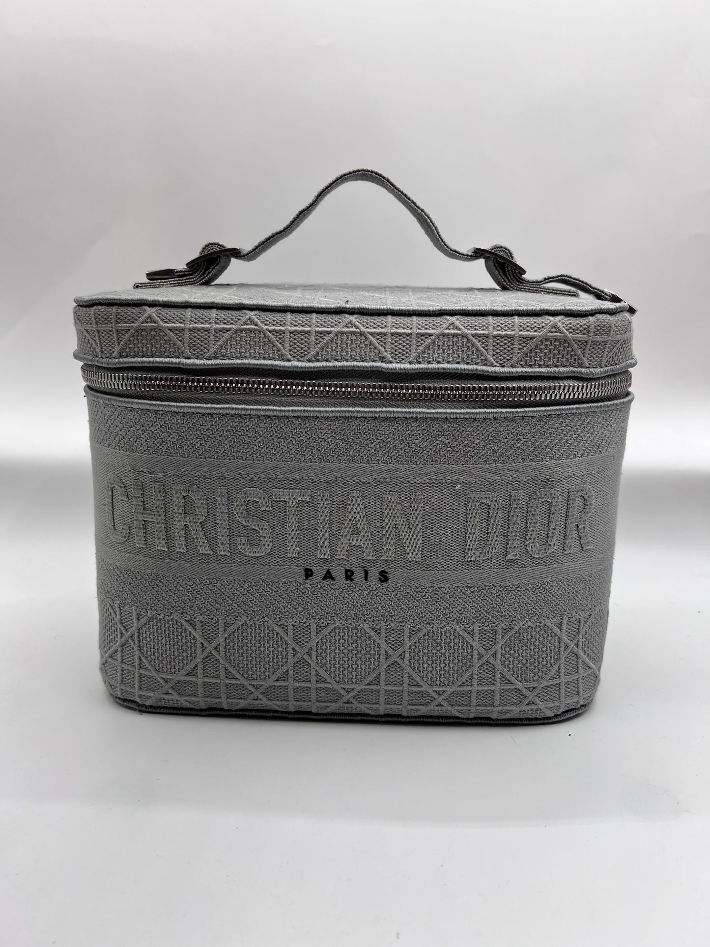 Christian Dior Travel  Vanity Bag   (🇵🇭P85,140)